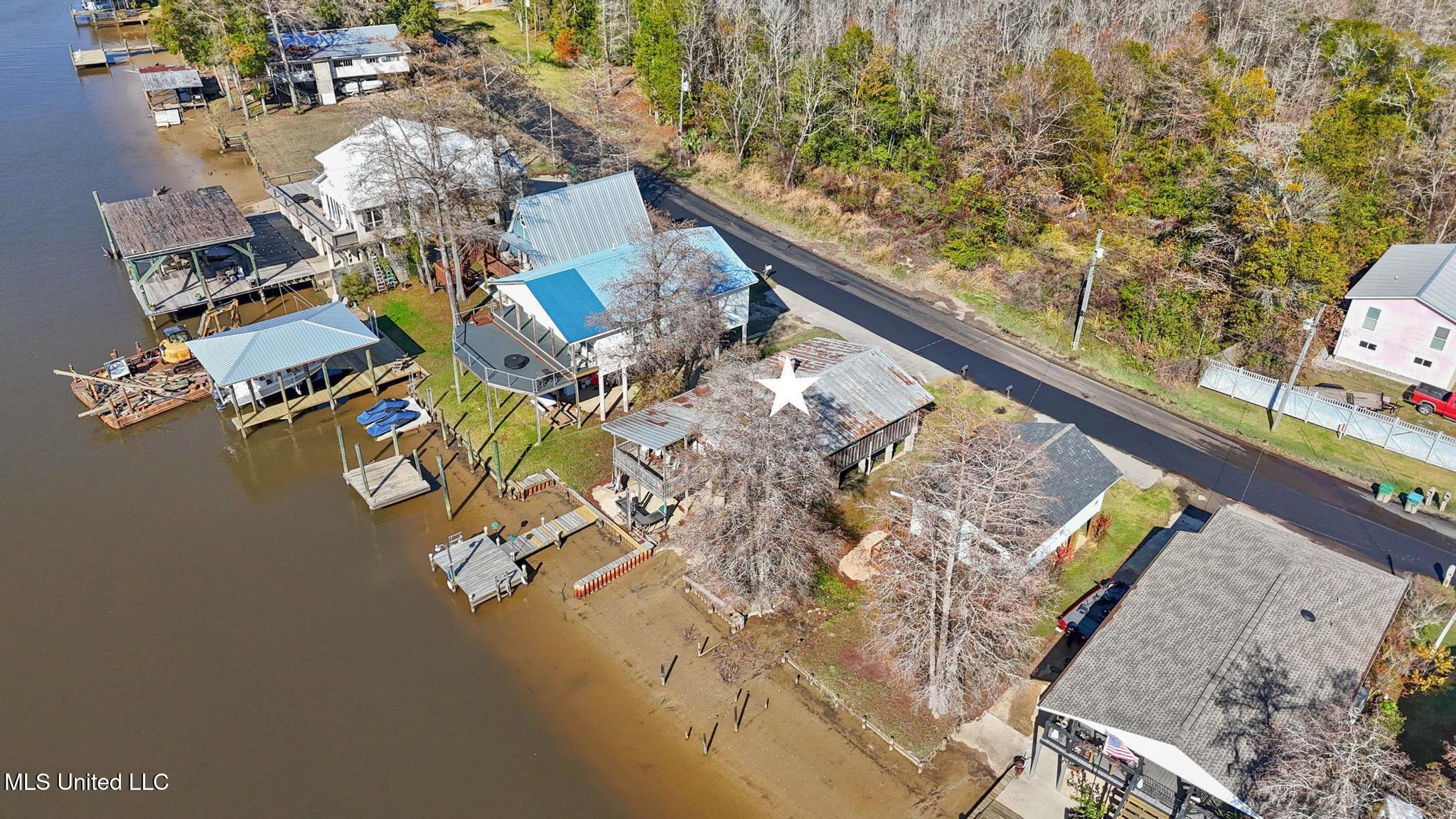 9277 Riverlodge Drive Property Photo 32