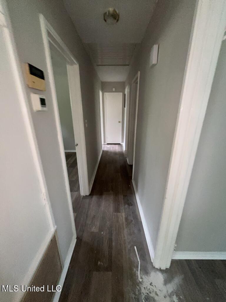 3323 Longwood Drive Property Photo 10