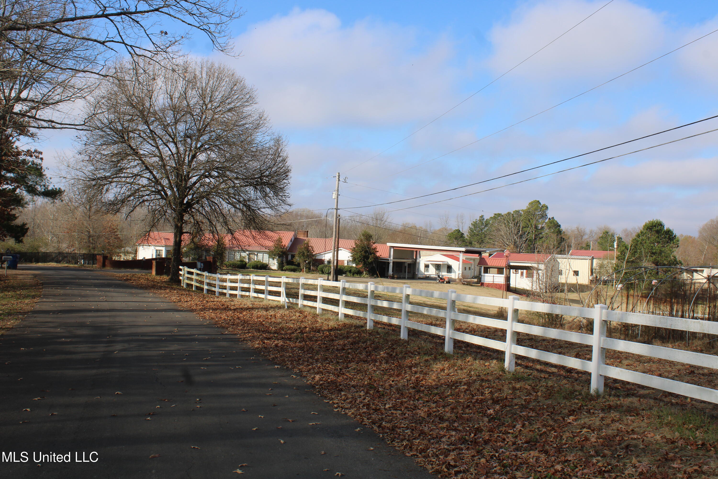 76 Peach Tree Road Property Photo 2