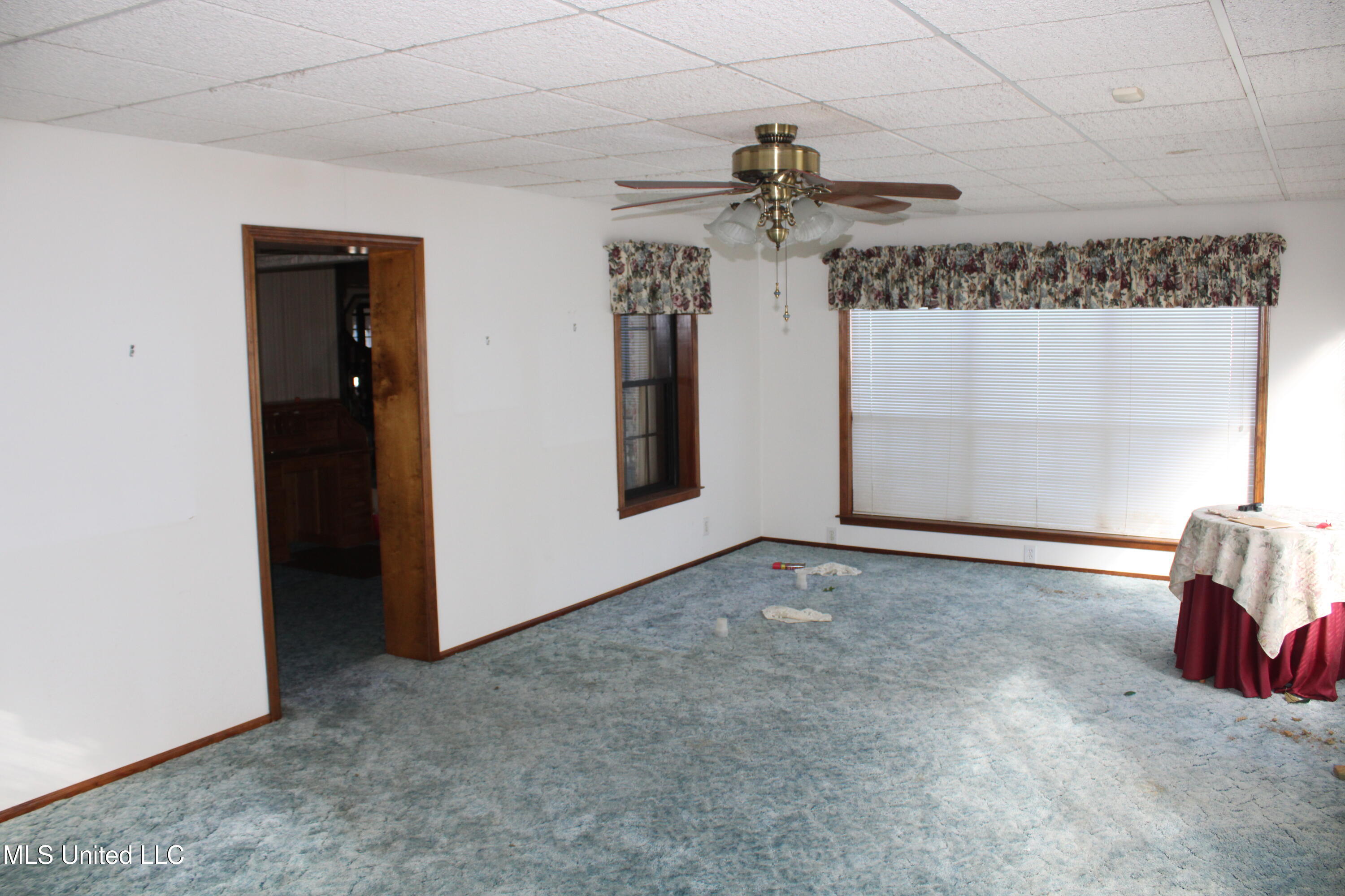76 Peach Tree Road Property Photo 6