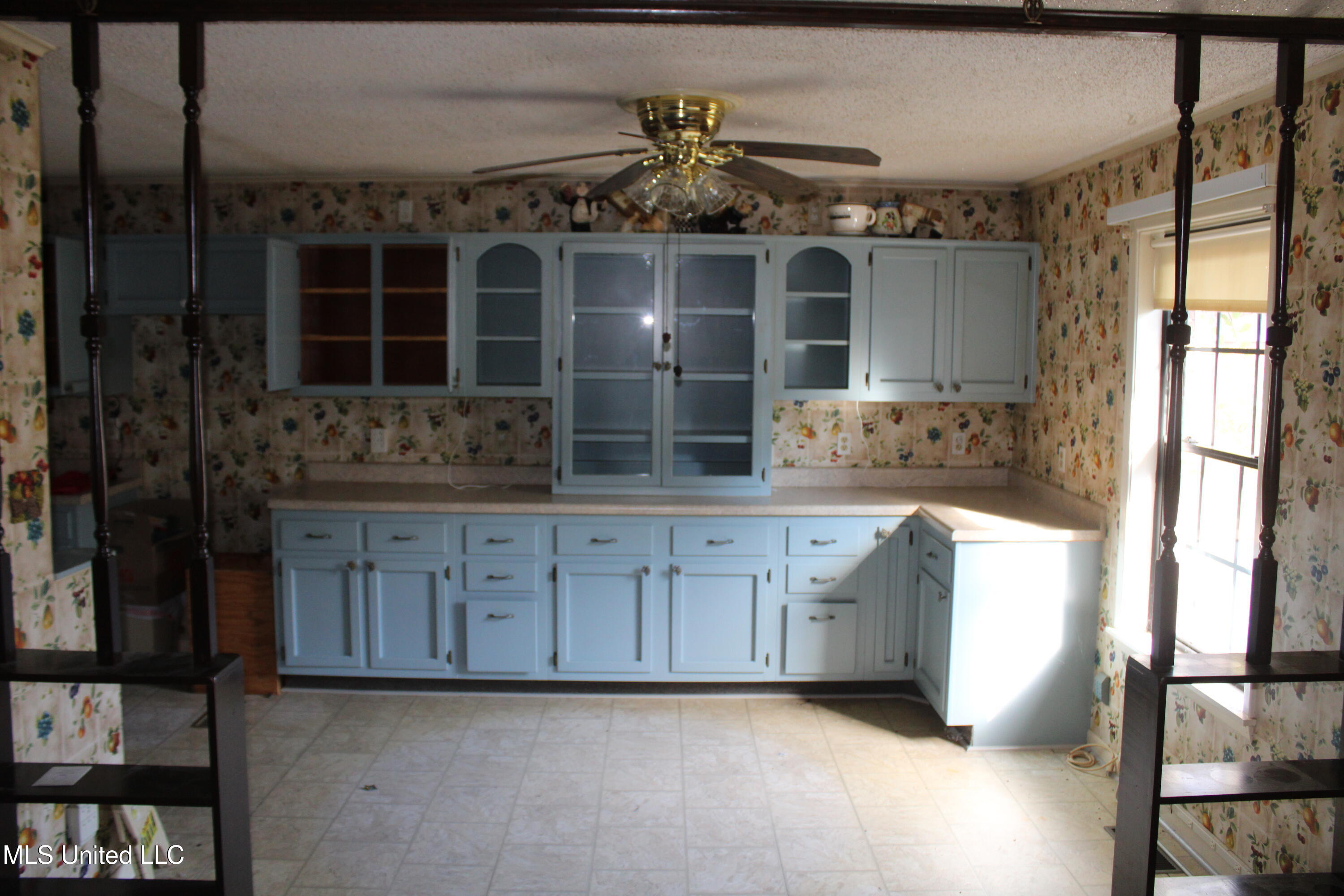 76 Peach Tree Road Property Photo 8