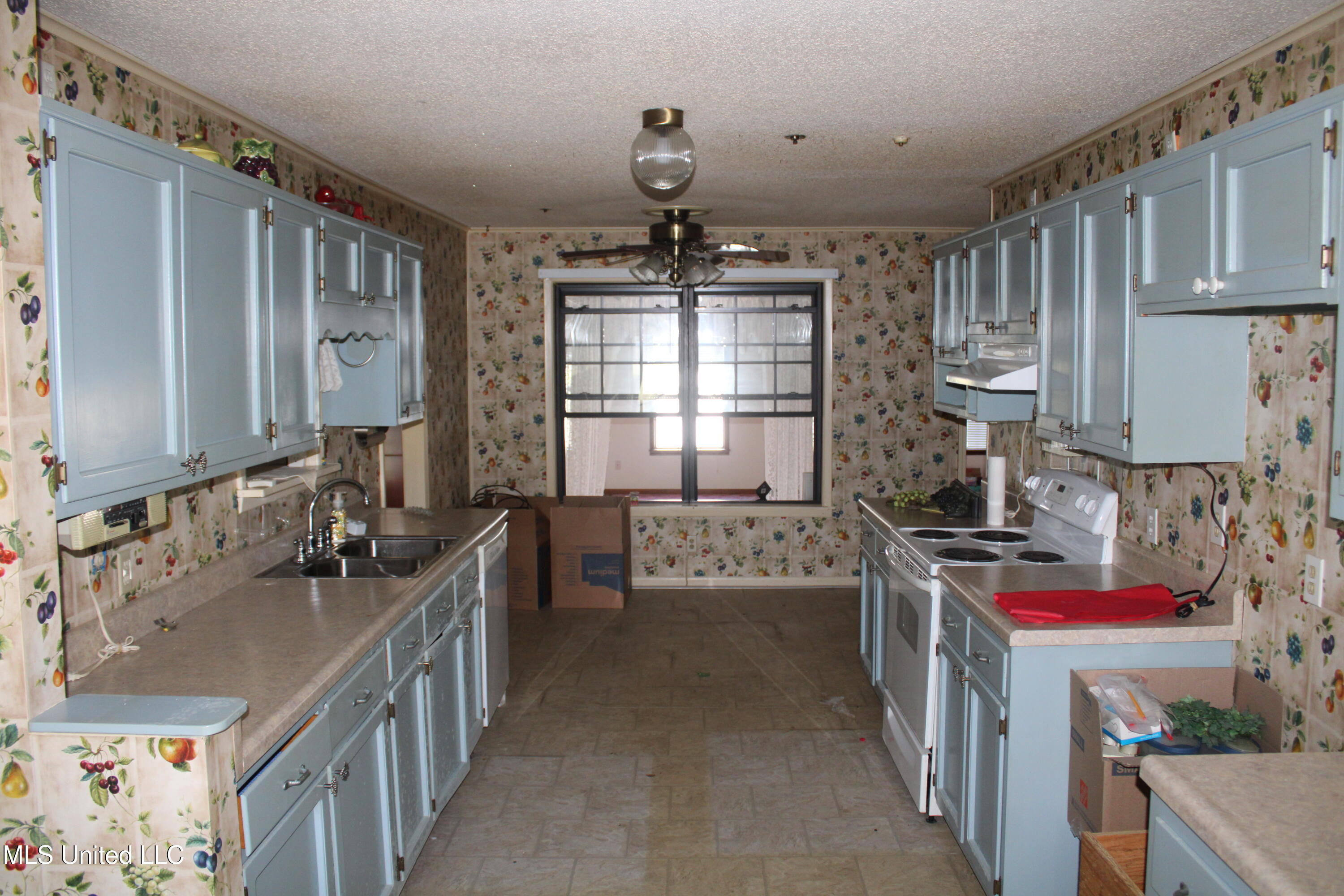 76 Peach Tree Road Property Photo 10