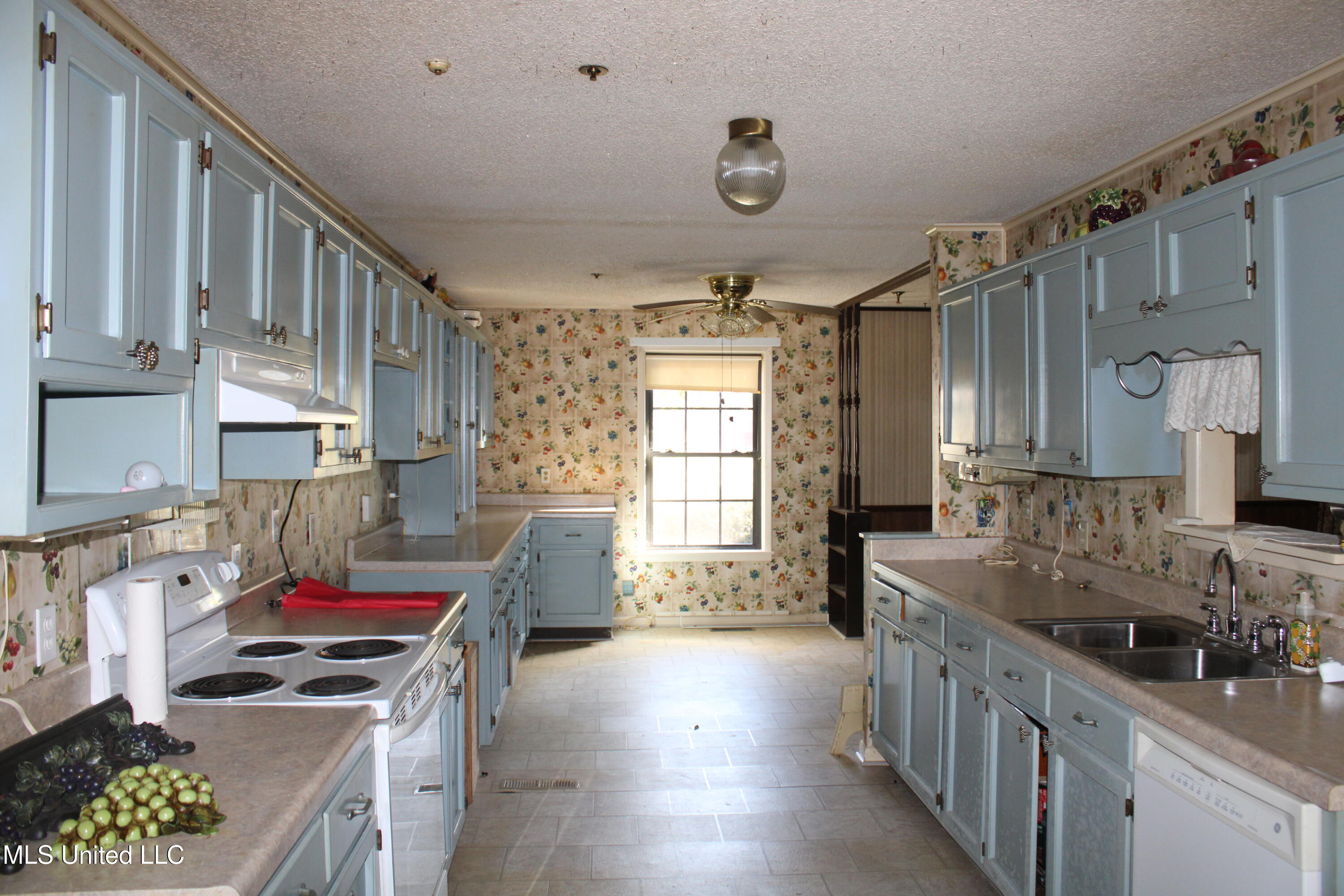 76 Peach Tree Road Property Photo 11