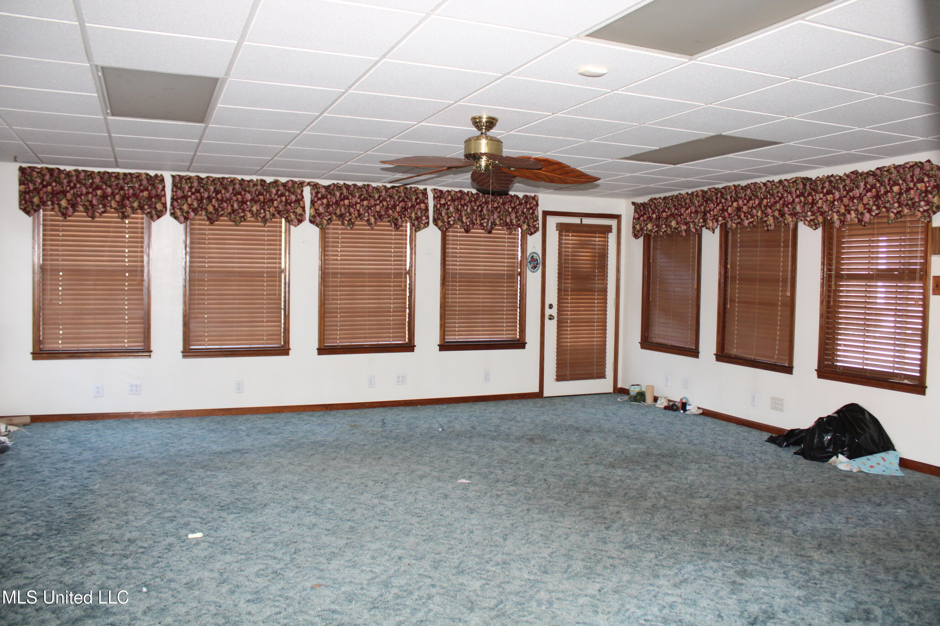 76 Peach Tree Road Property Photo 14