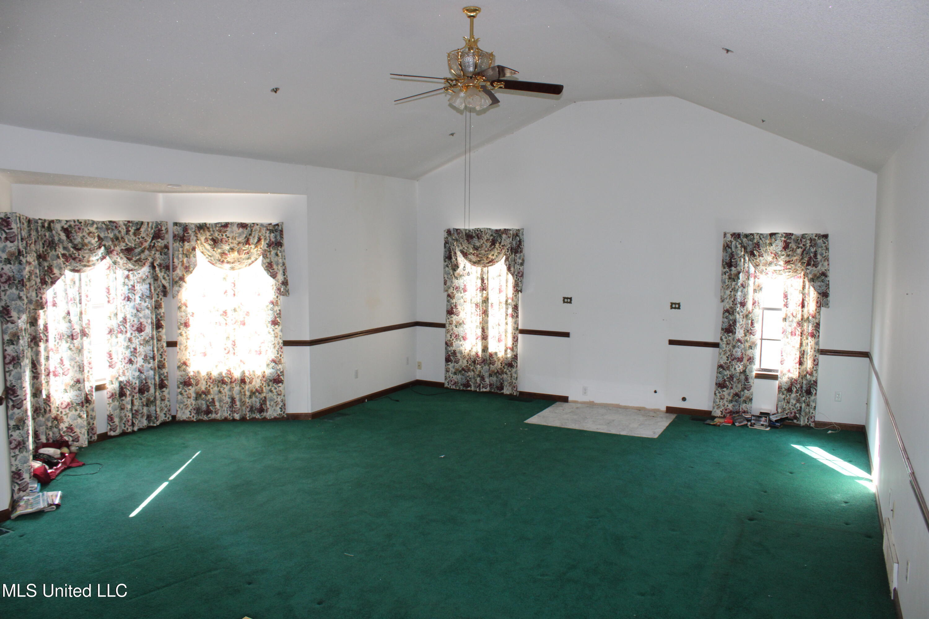 76 Peach Tree Road Property Photo 21