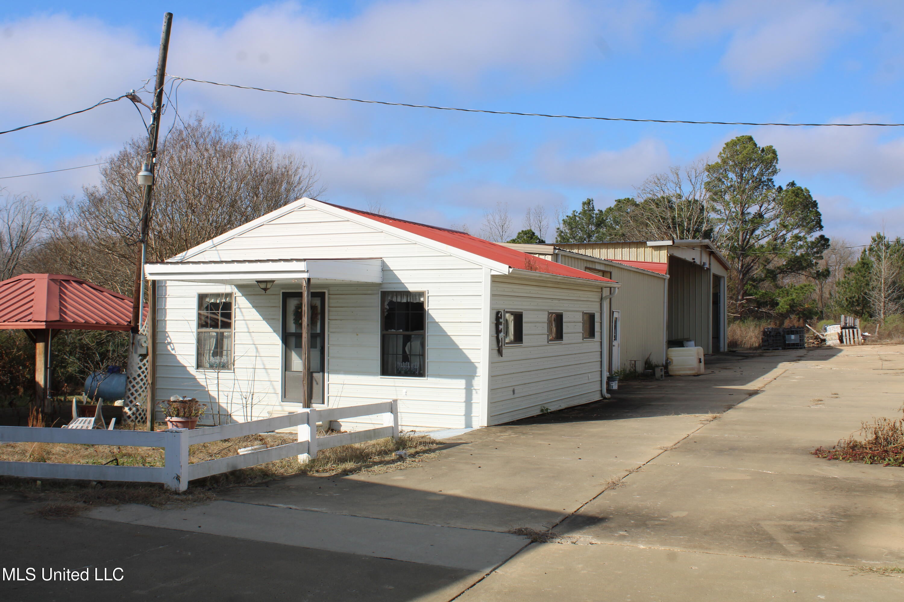 76 Peach Tree Road Property Photo 26