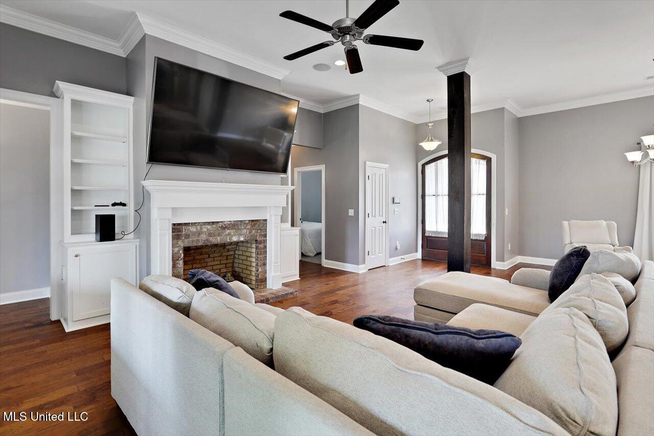 153 Hampton Hills Boulevard Property Photo 3