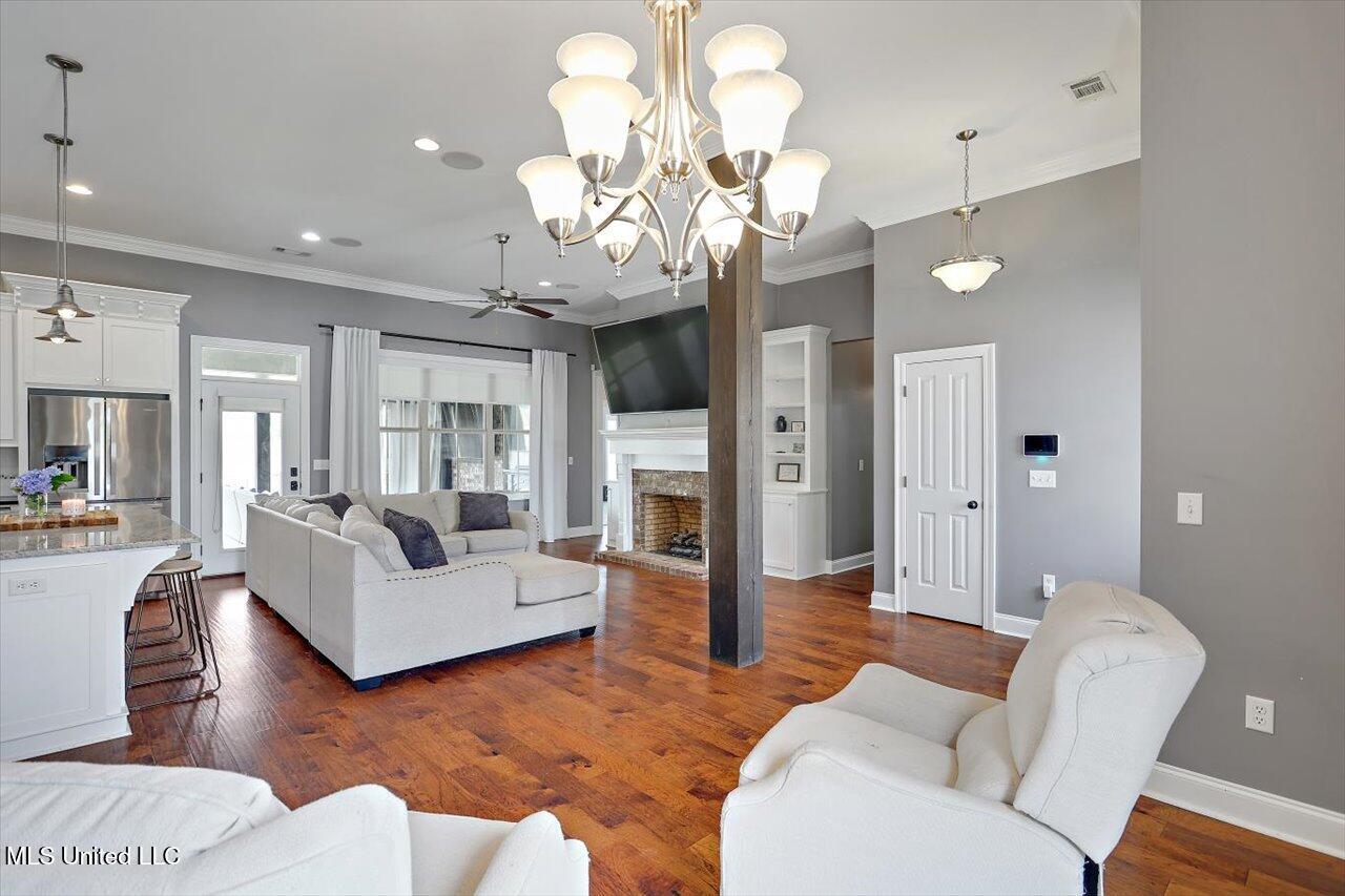 153 Hampton Hills Boulevard Property Photo 12