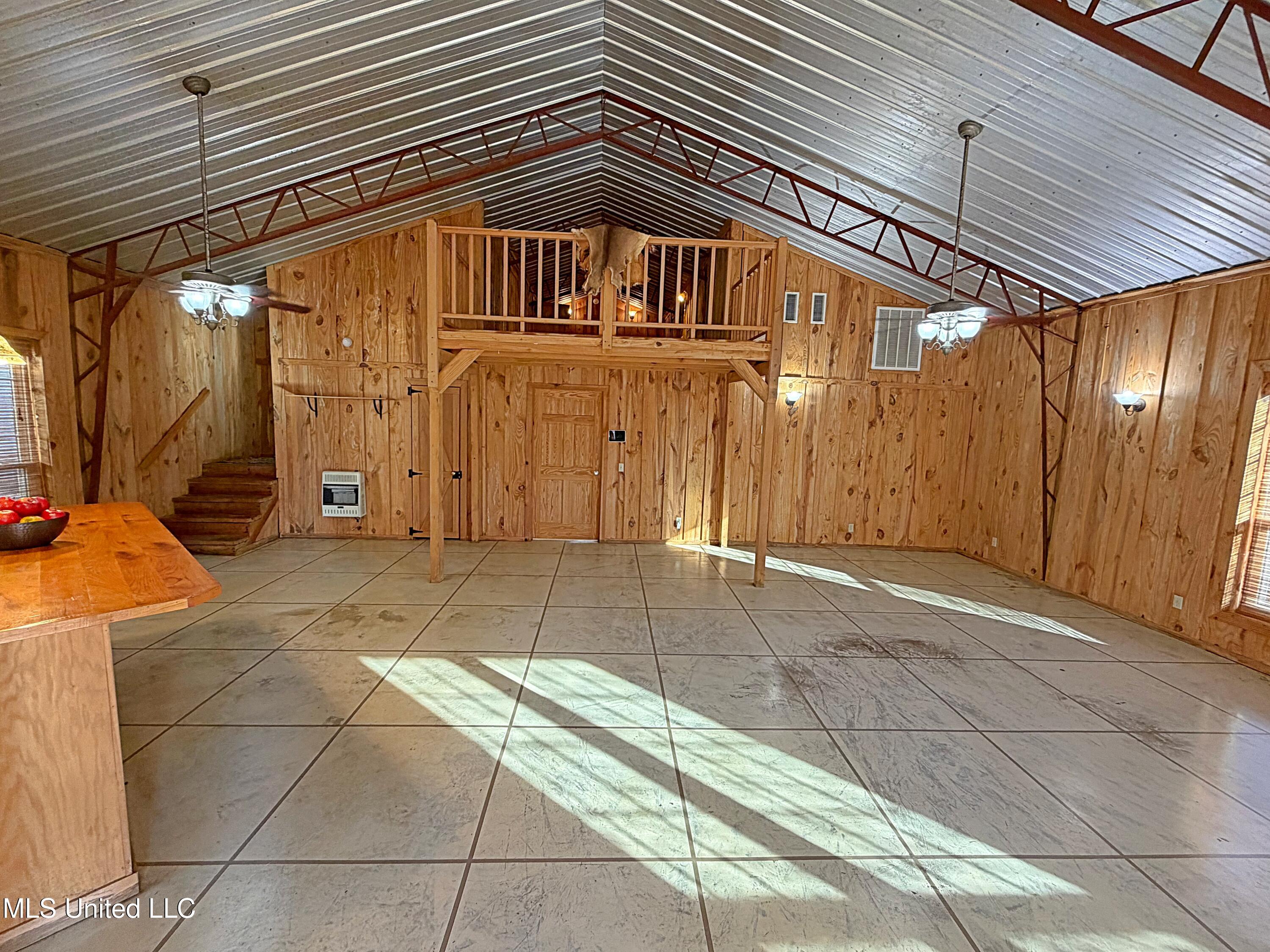 1530 N Highway 35 Property Photo 6