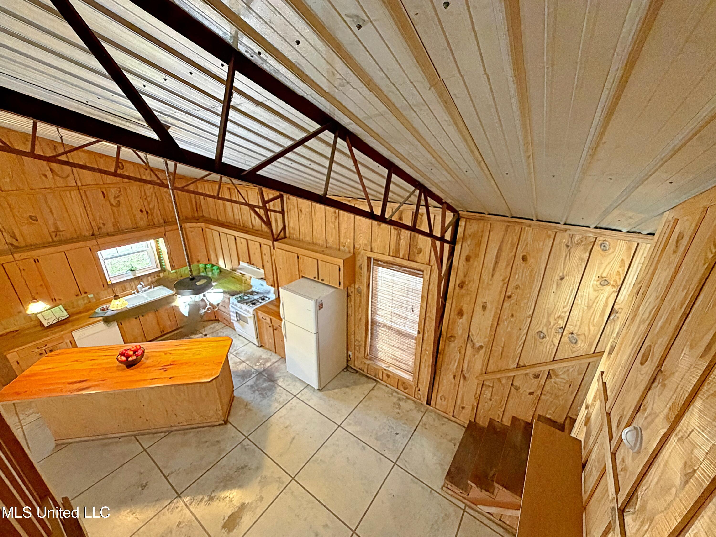 1530 N Highway 35 Property Photo 7