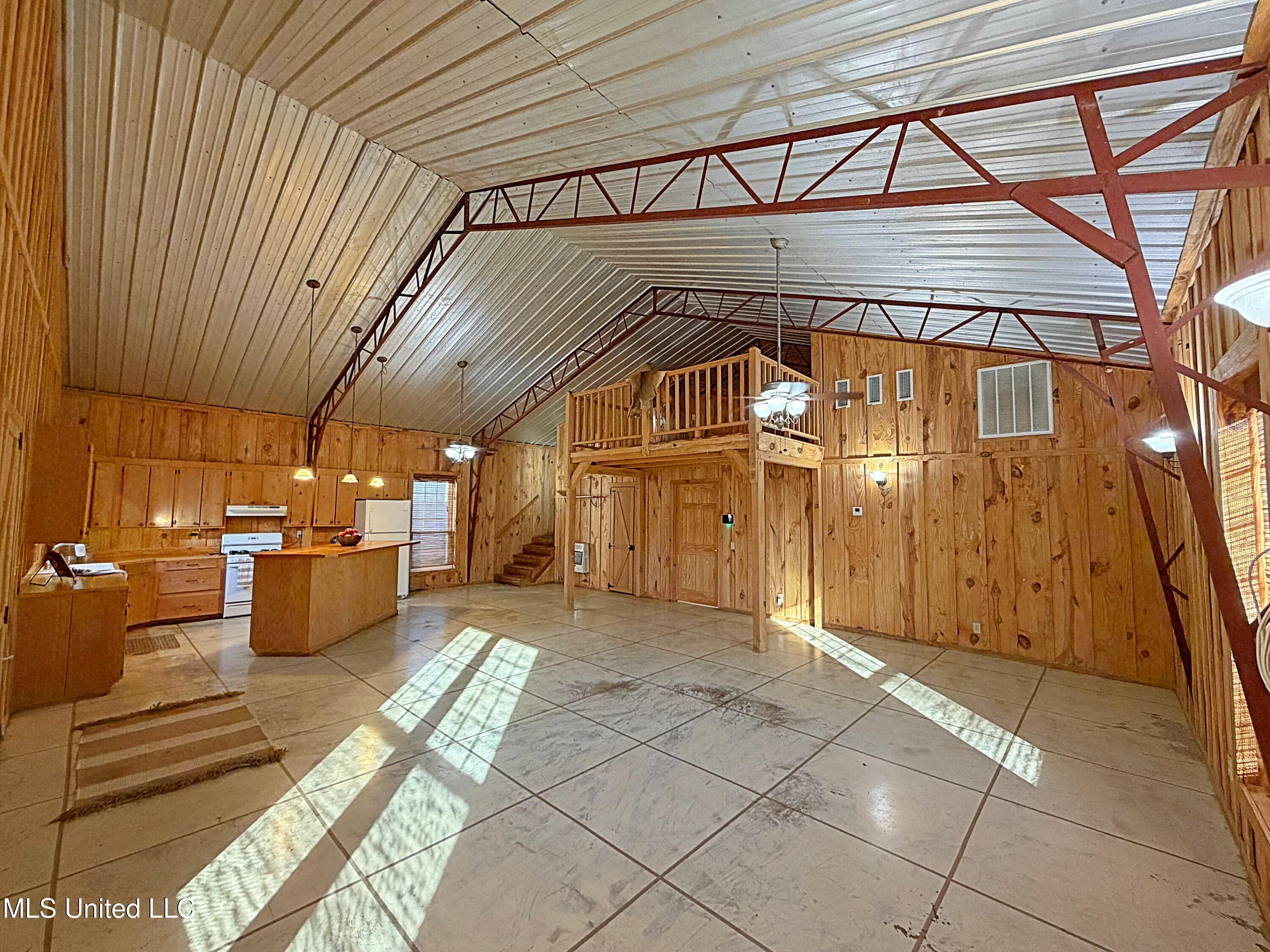 1530 N Highway 35 Property Photo 8