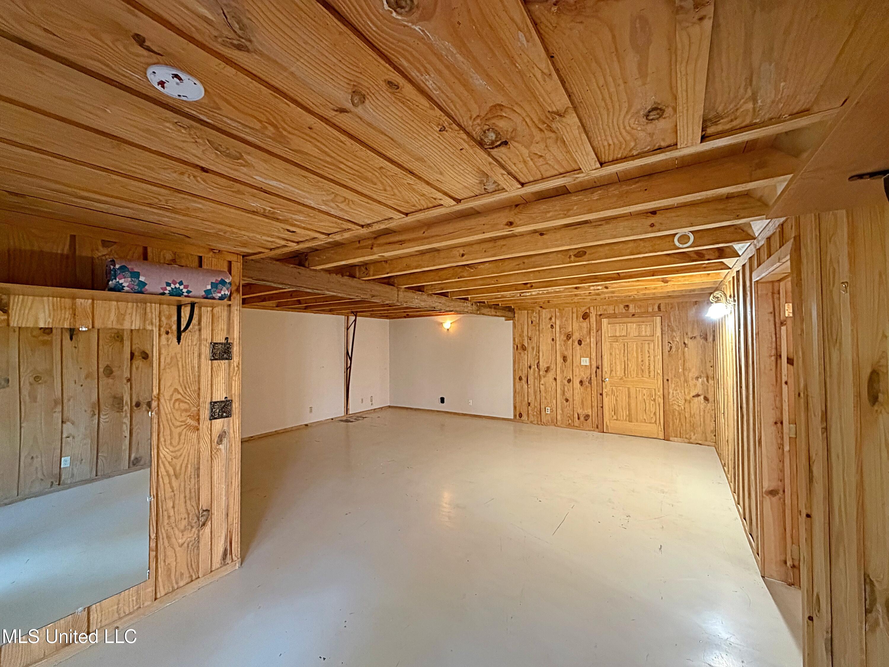 1530 N Highway 35 Property Photo 14