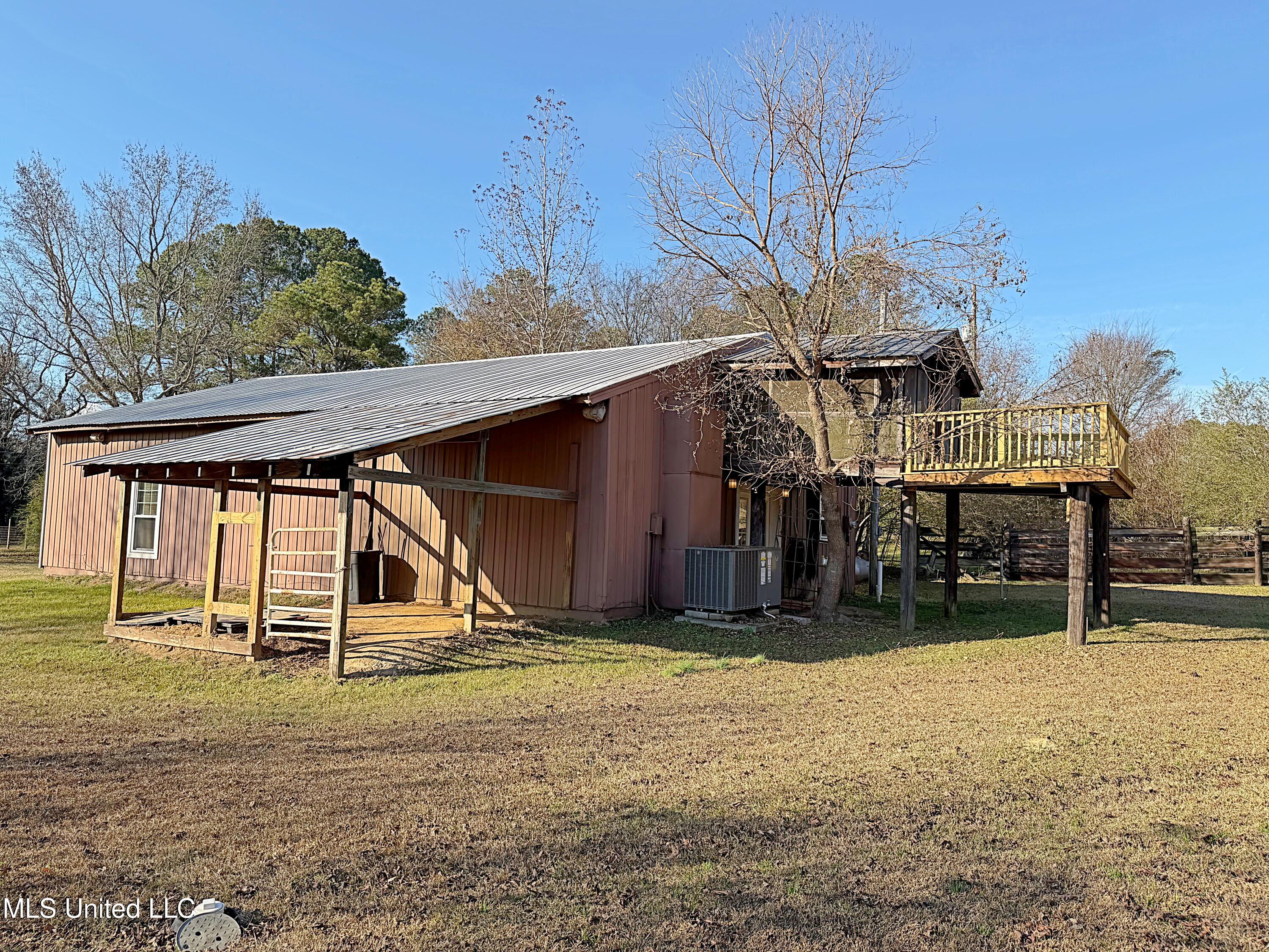 1530 N Highway 35 Property Photo 21