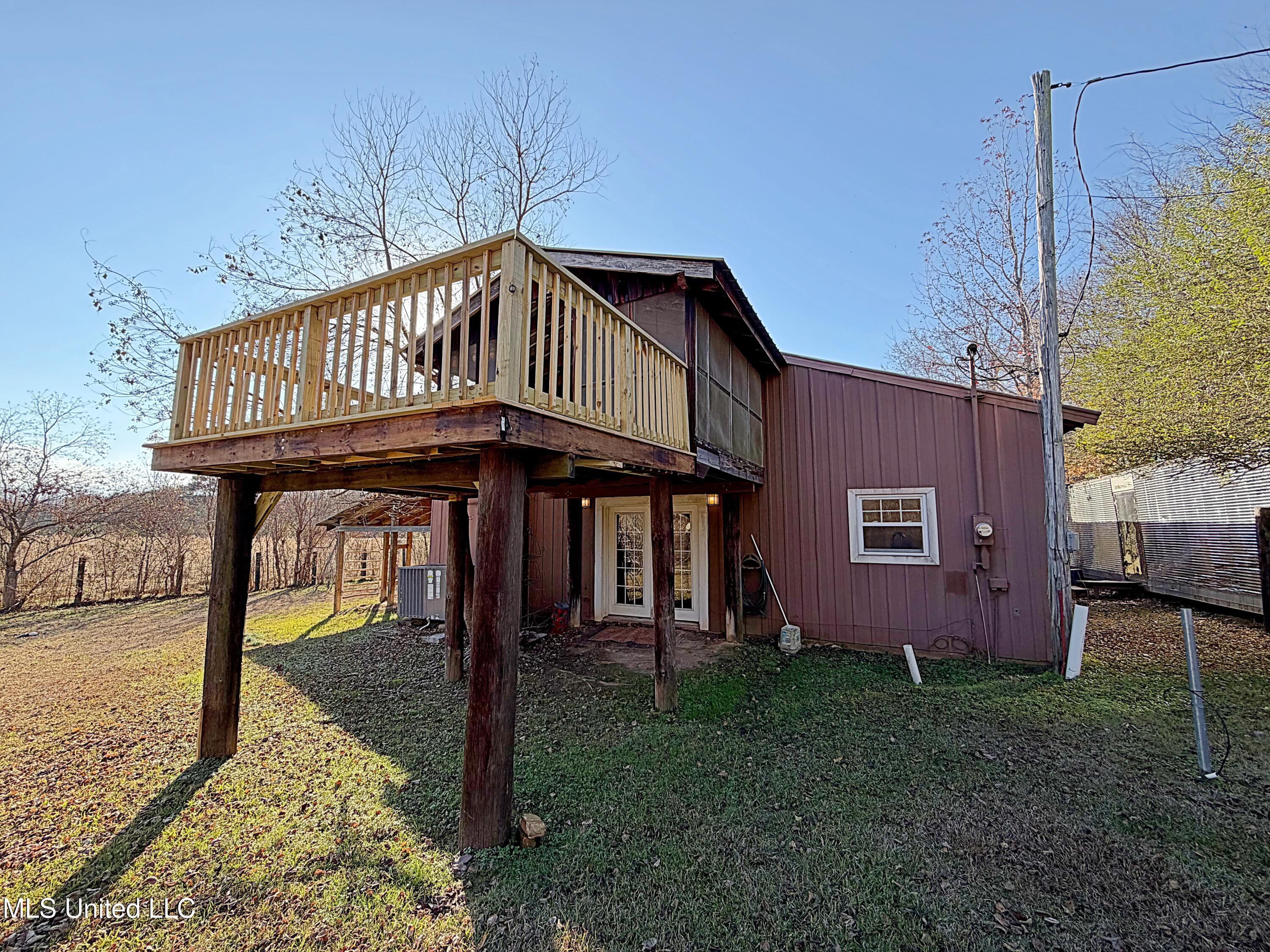 1530 N Highway 35 Property Photo 22