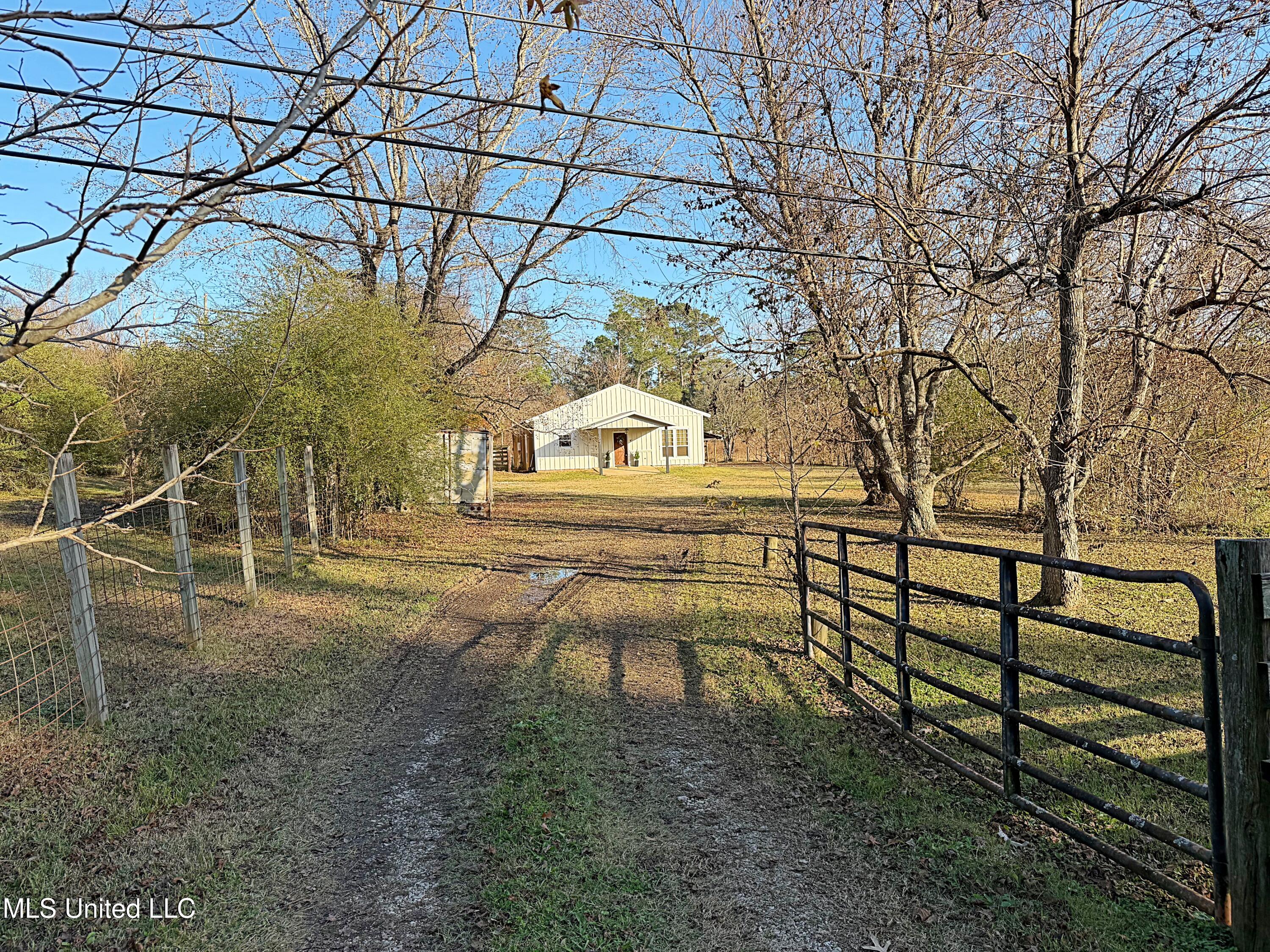 1530 N Highway 35 Property Photo 25