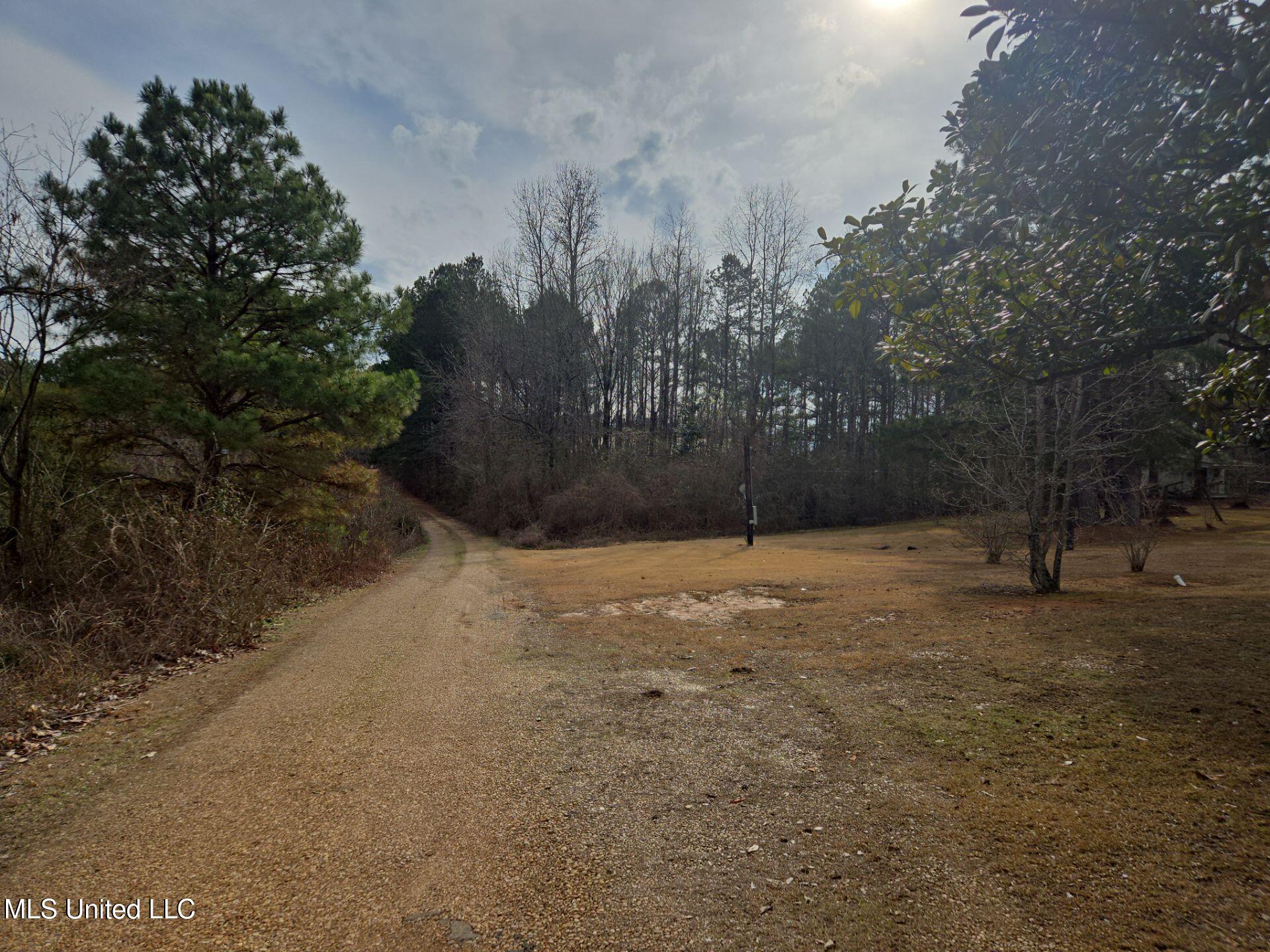 654 Baremore Street Property Photo 1