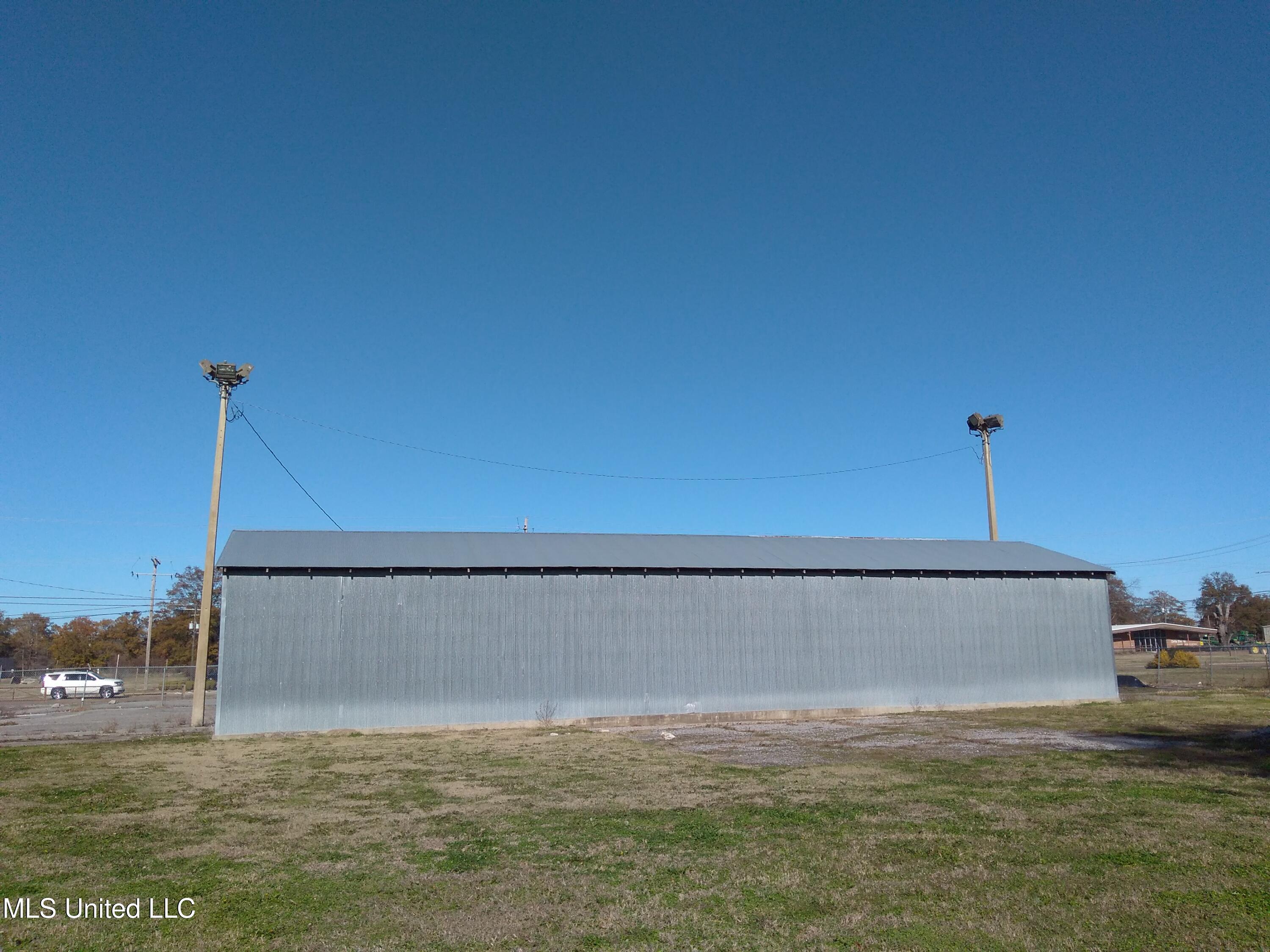 E 82 Highway Property Photo 20