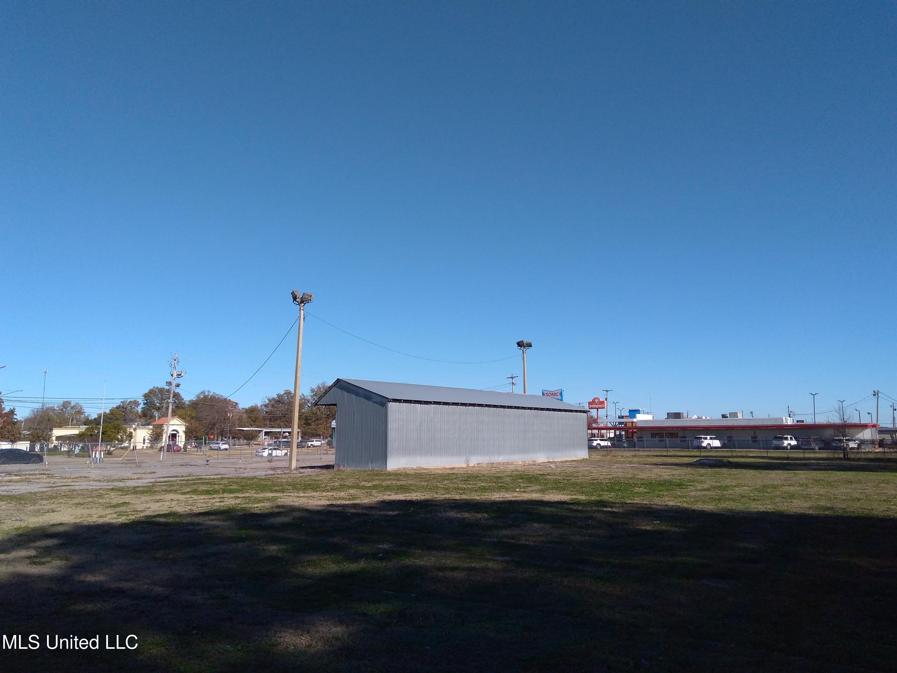 E 82 Highway Property Photo 23