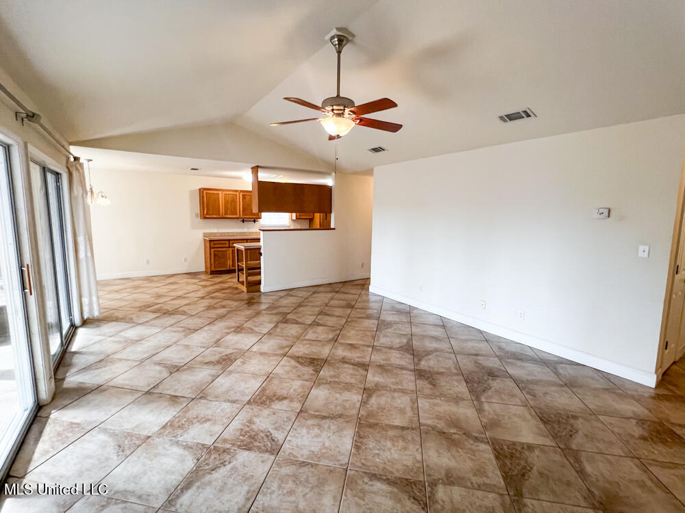 197 Burgundy Drive Property Photo 6