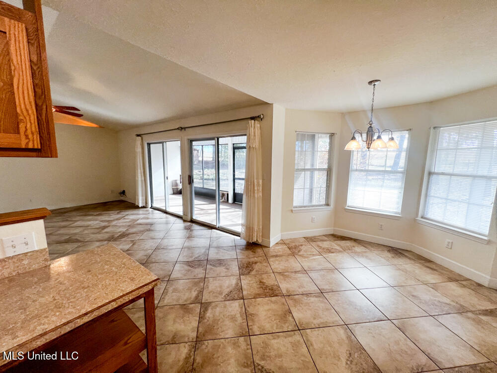197 Burgundy Drive Property Photo 11