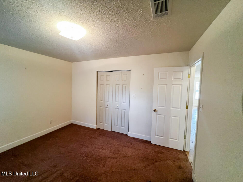 197 Burgundy Drive Property Photo 13