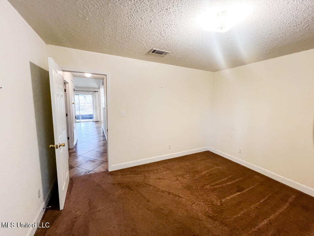 197 Burgundy Drive Property Photo 14