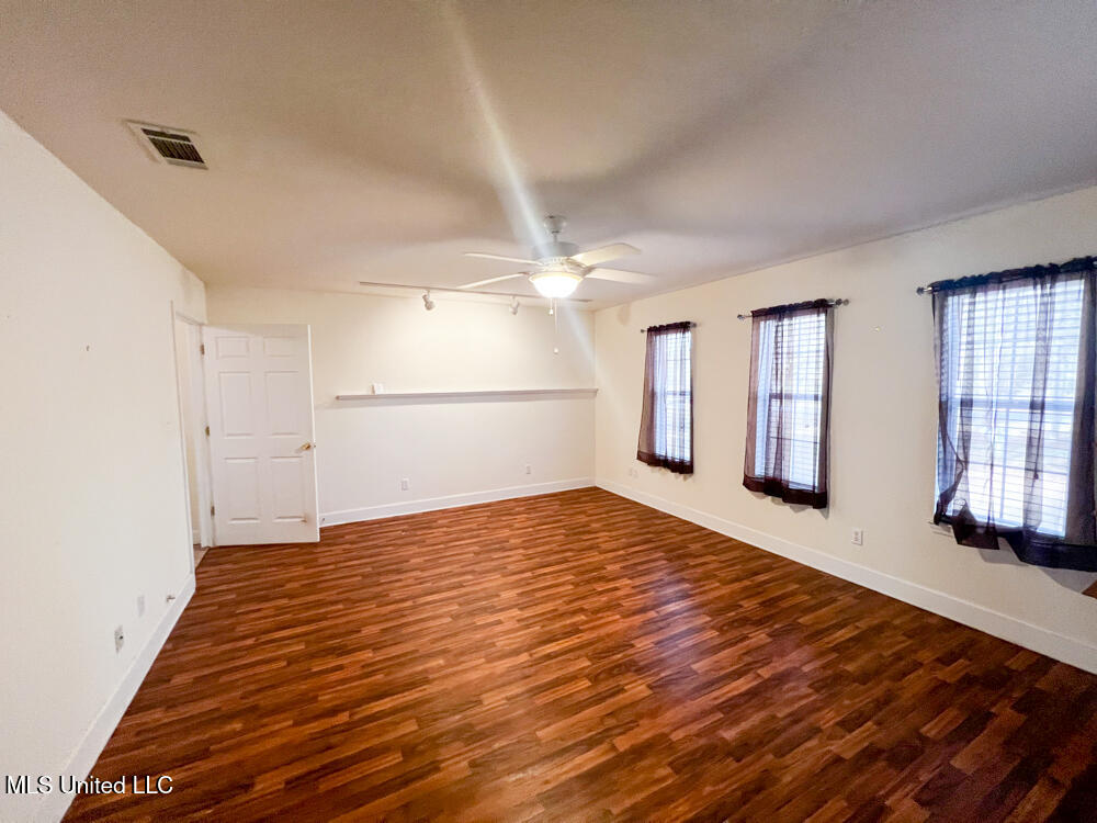 197 Burgundy Drive Property Photo 22