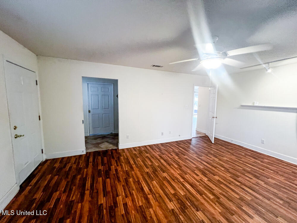 197 Burgundy Drive Property Photo 23