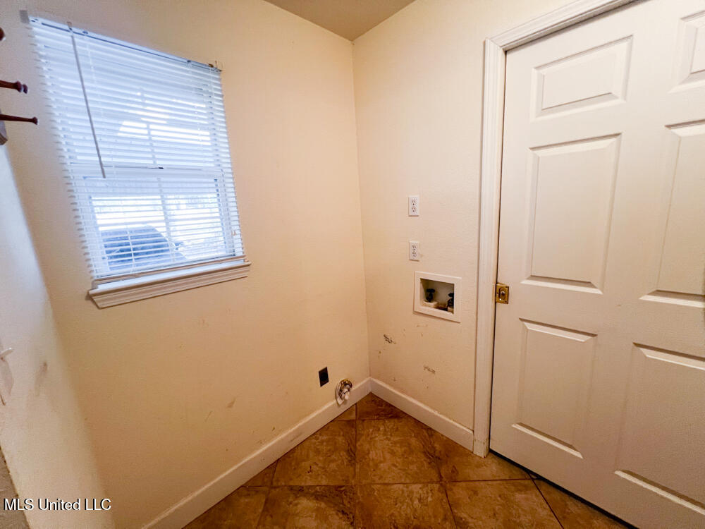 197 Burgundy Drive Property Photo 24