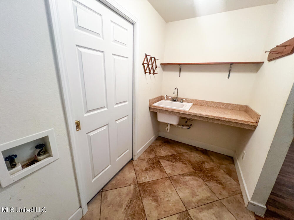 197 Burgundy Drive Property Photo 25