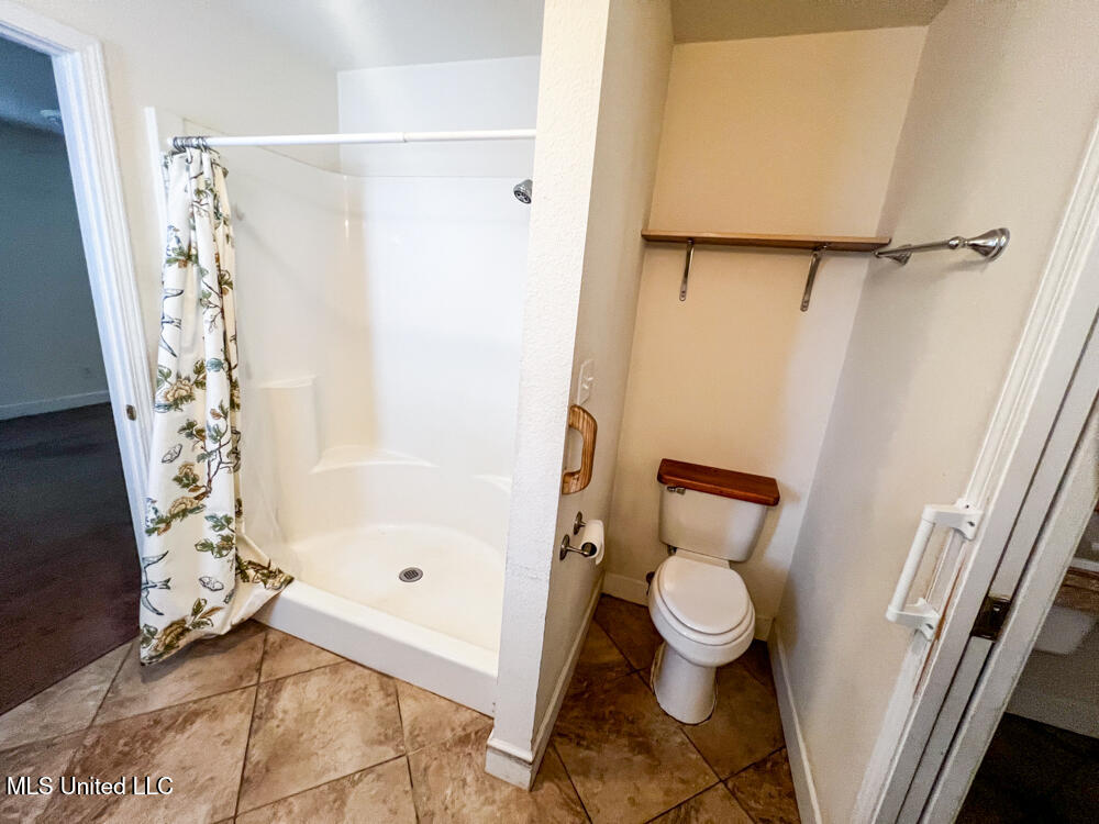 197 Burgundy Drive Property Photo 28