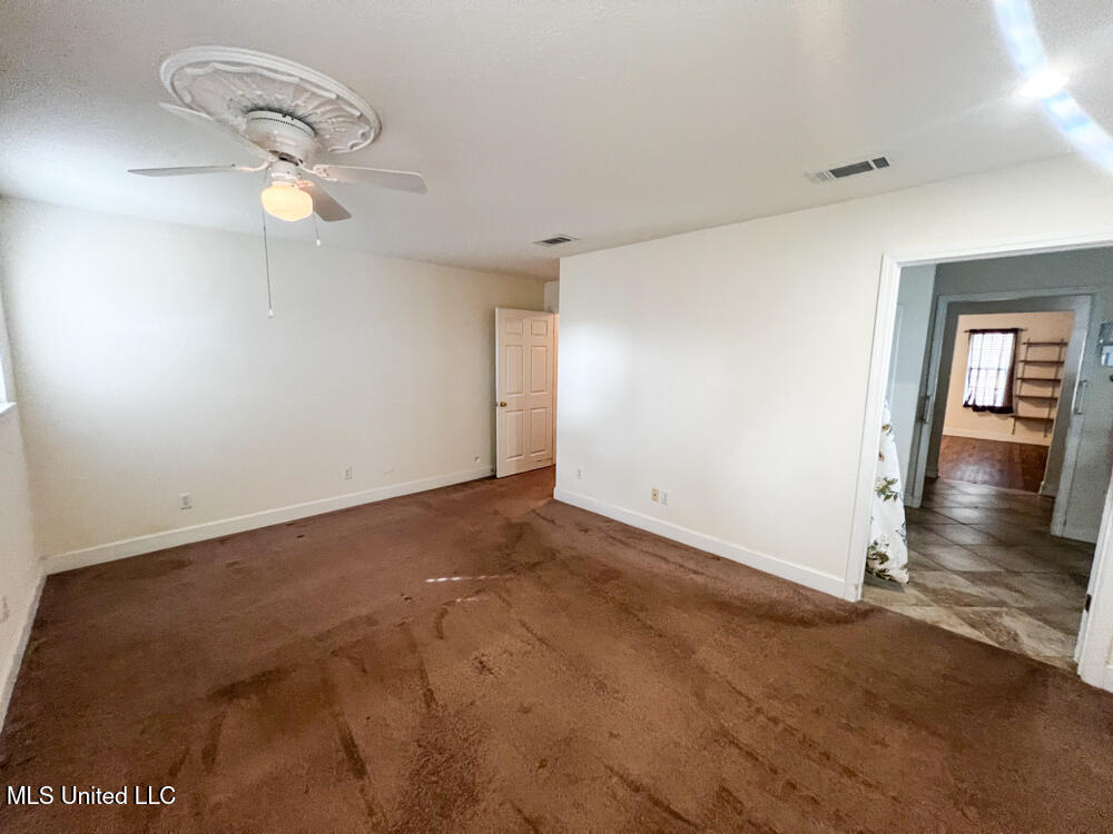 197 Burgundy Drive Property Photo 32