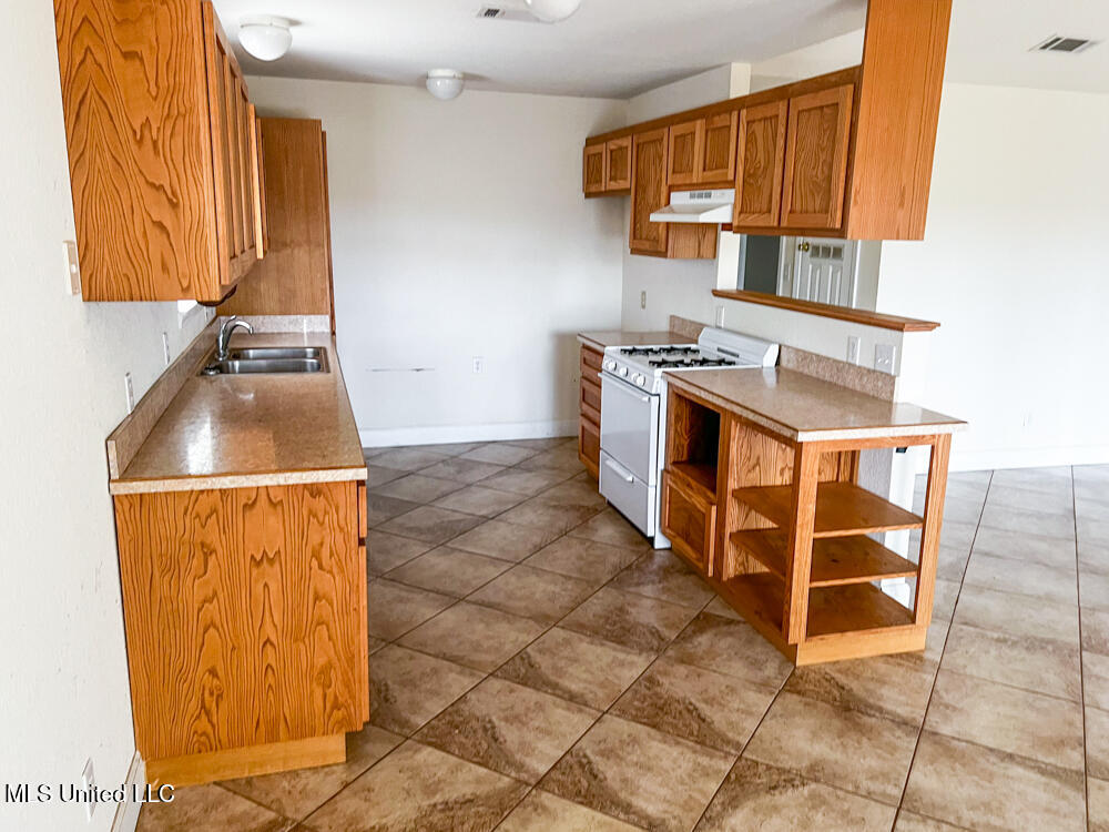 197 Burgundy Drive Property Photo 34