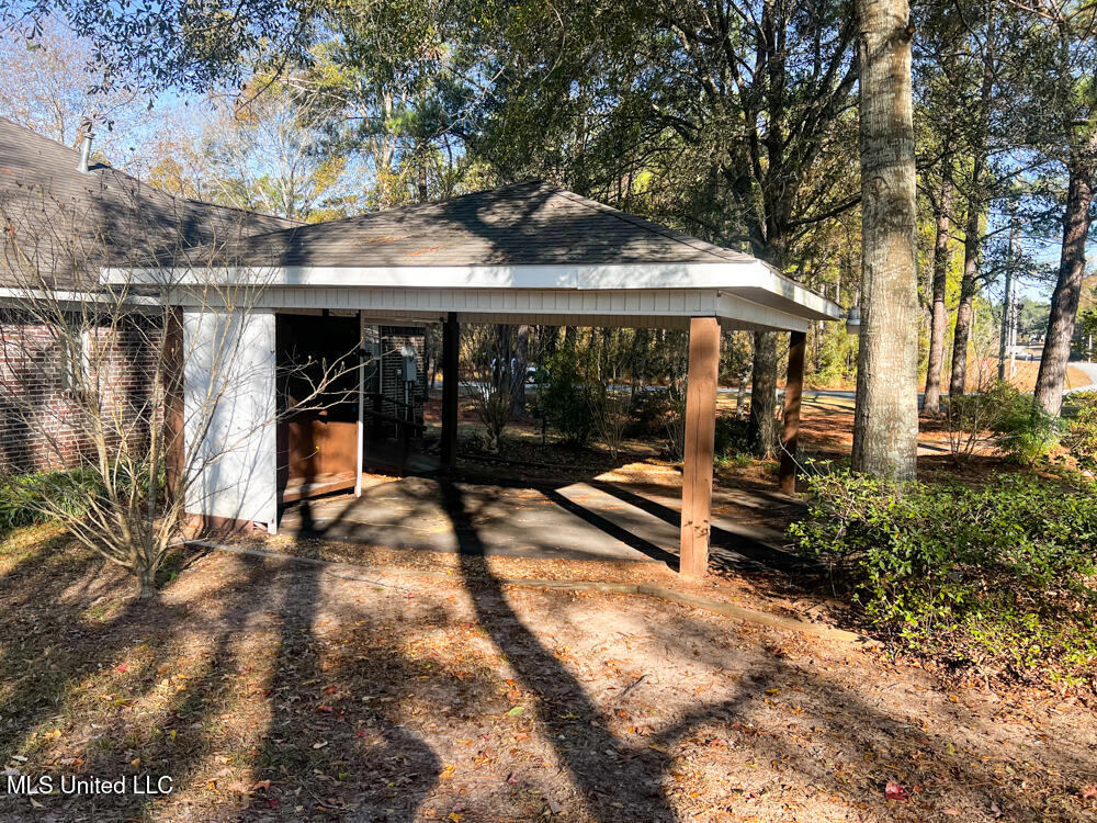 197 Burgundy Drive Property Photo 35