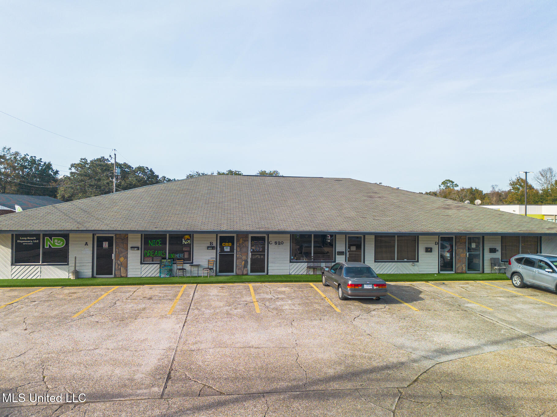 520 E Railroad Street Property Photo 9
