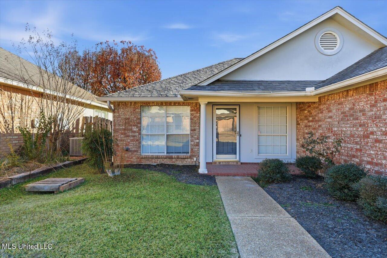 402 N Twin Property Photo 3