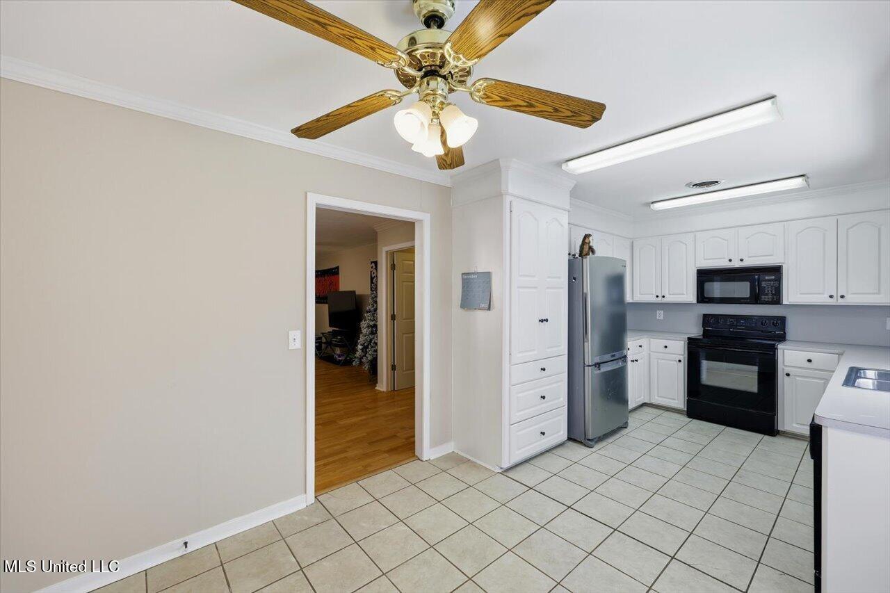 402 N Twin Property Photo 13