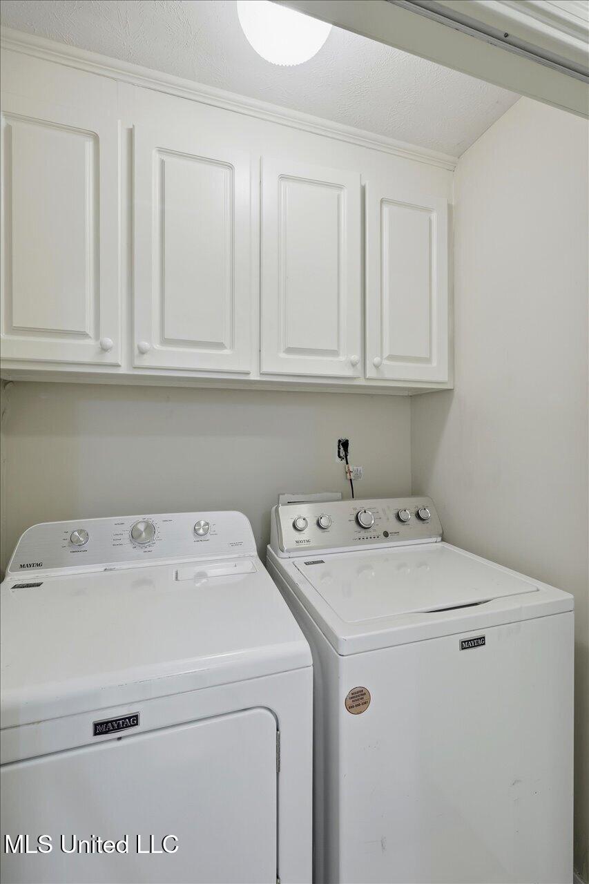 402 N Twin Property Photo 14