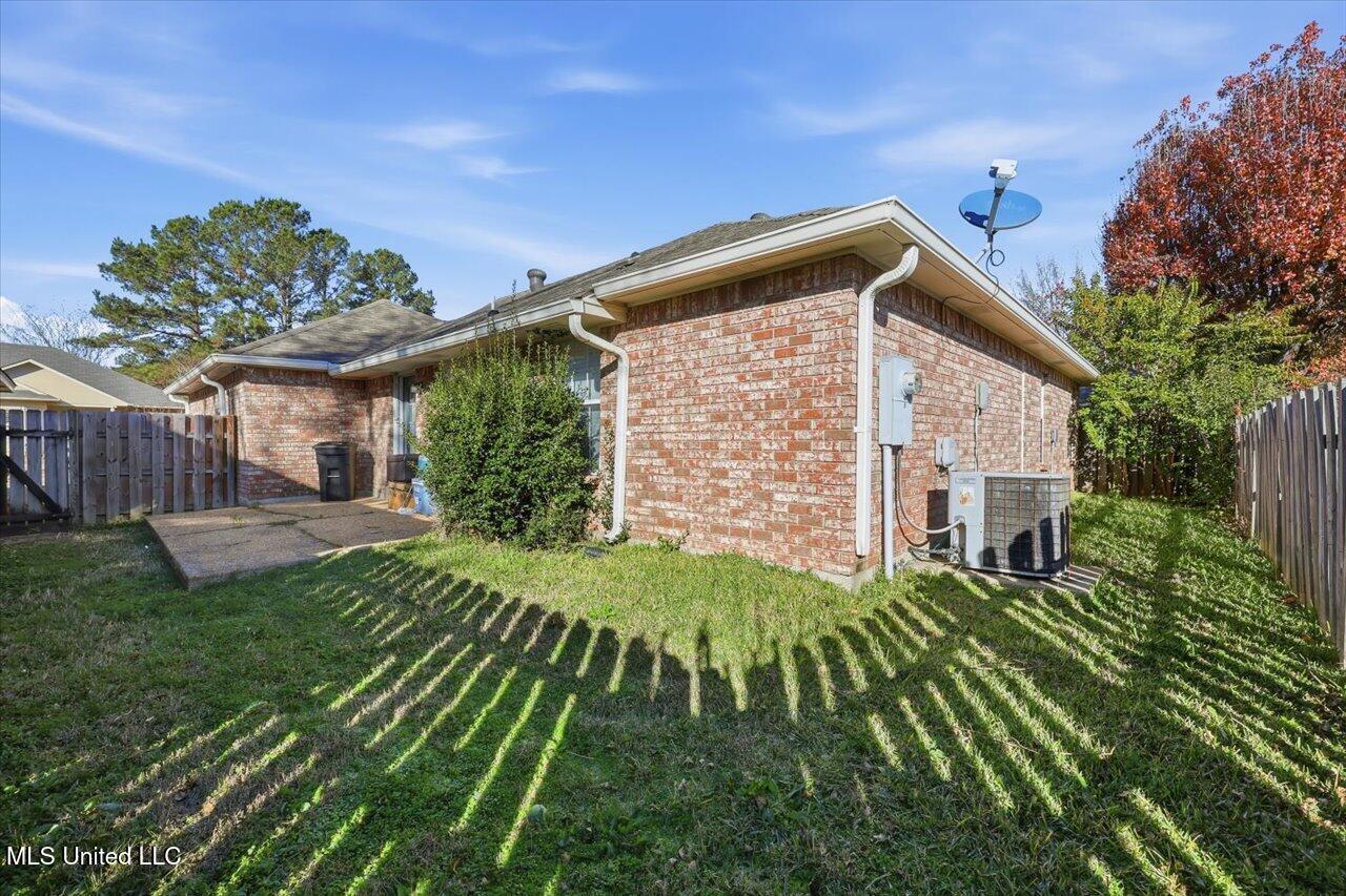 402 N Twin Property Photo 22