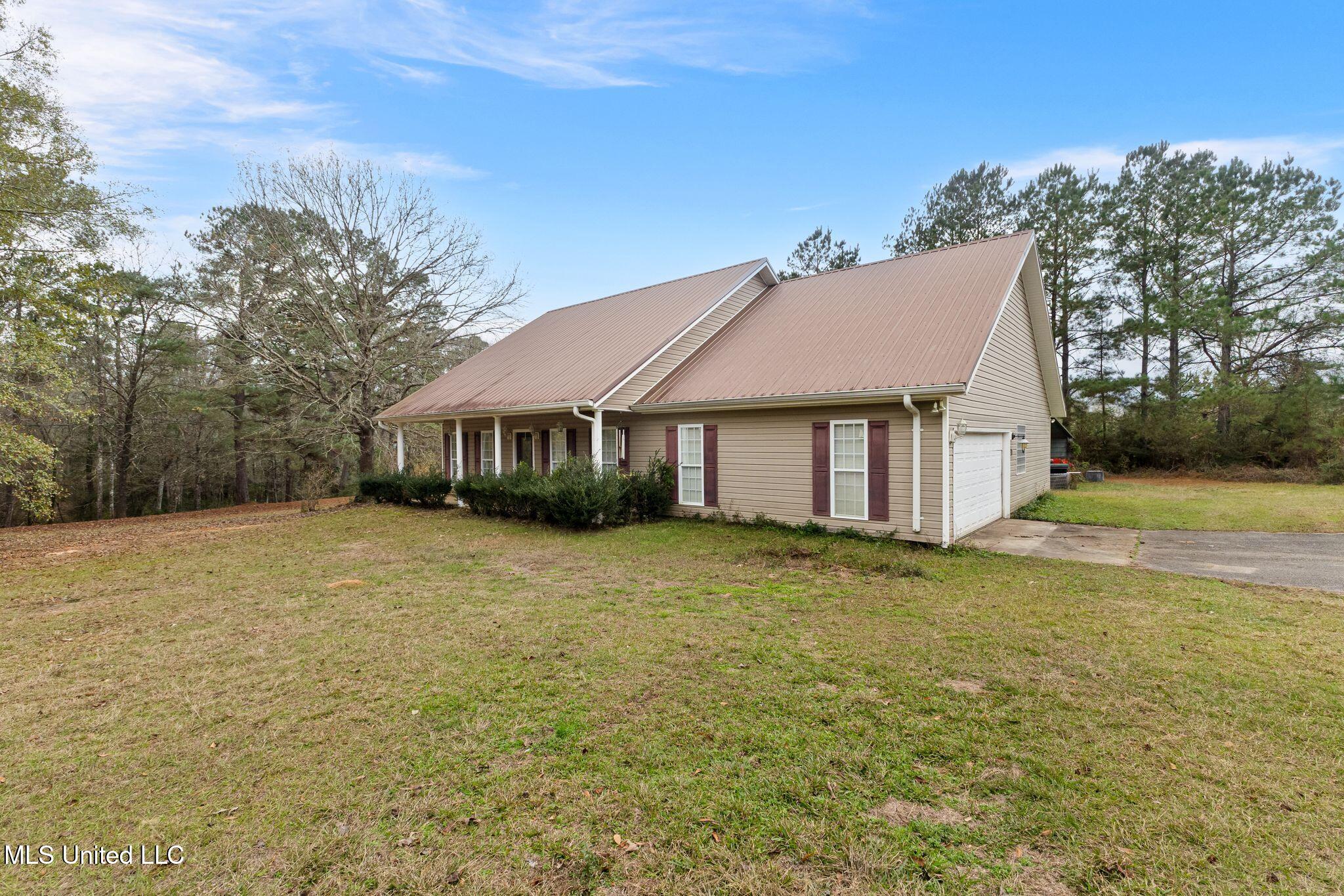 9 Albert Odom Drive Property Photo 3