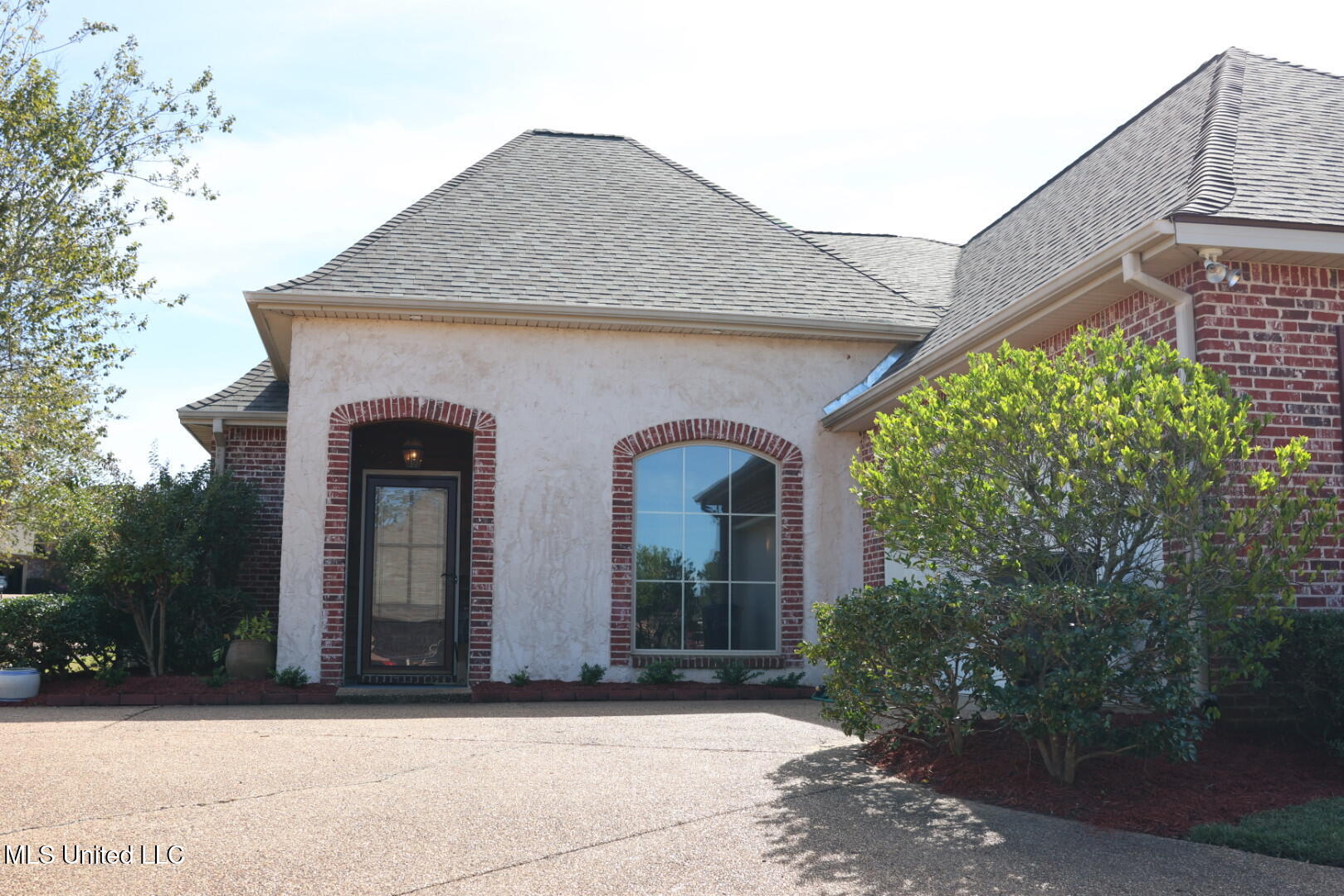 406 Providence Drive Property Photo 1