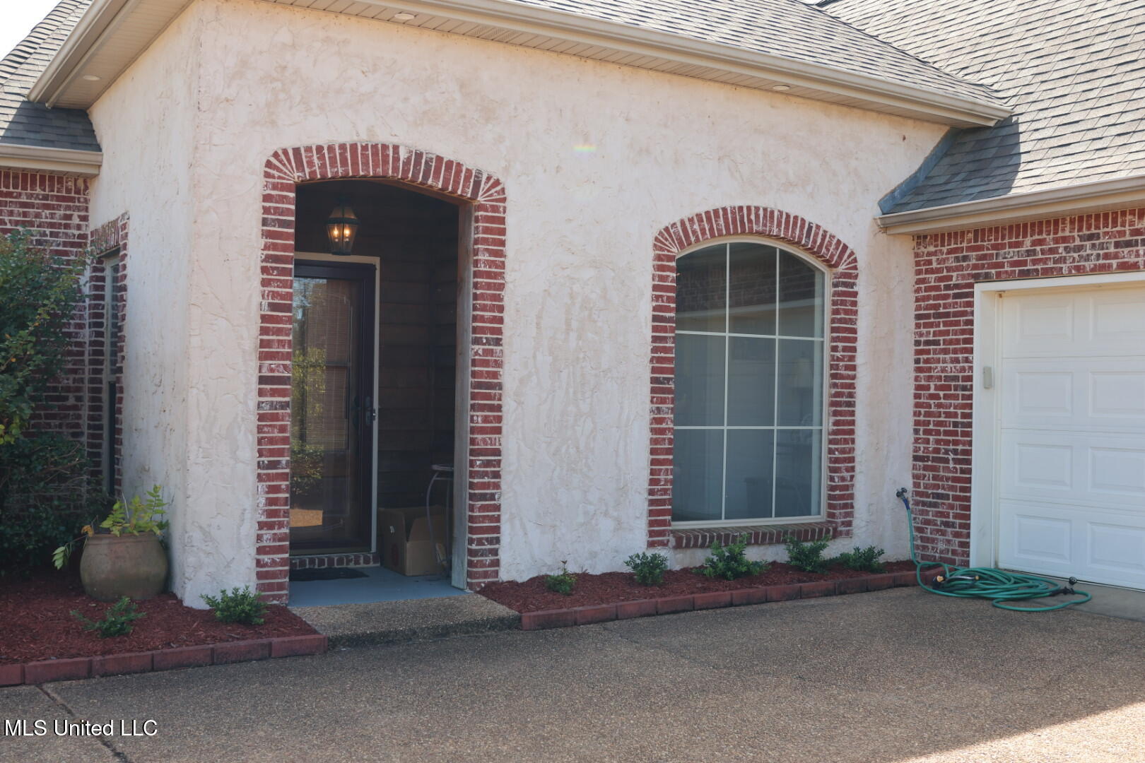 406 Providence Drive Property Photo 3