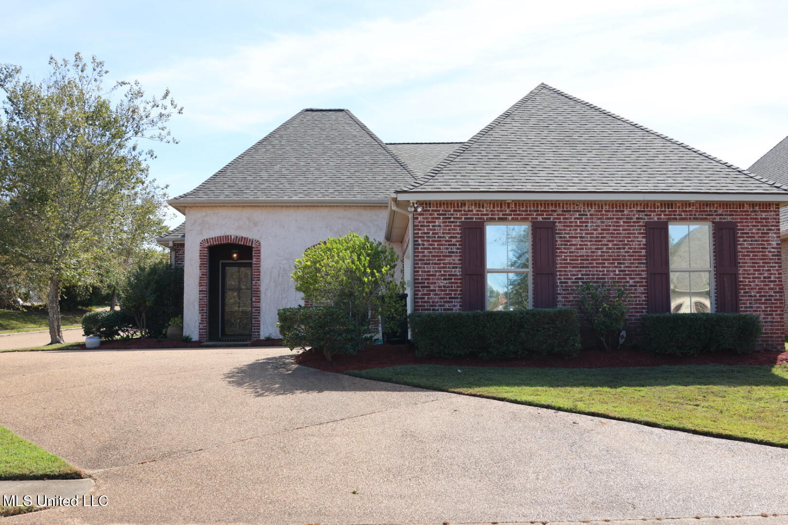 406 Providence Drive Property Photo 5