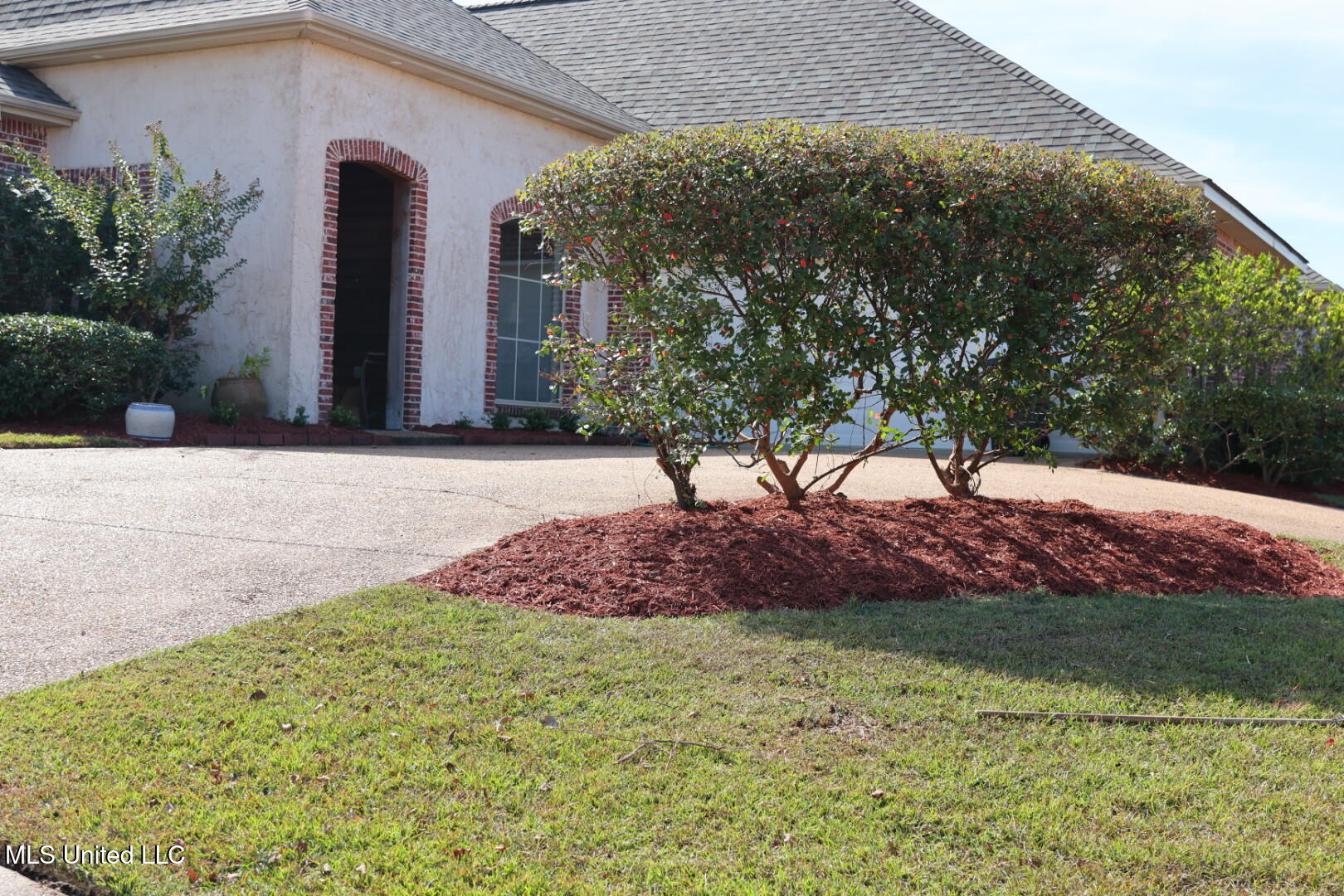 406 Providence Drive Property Photo 6