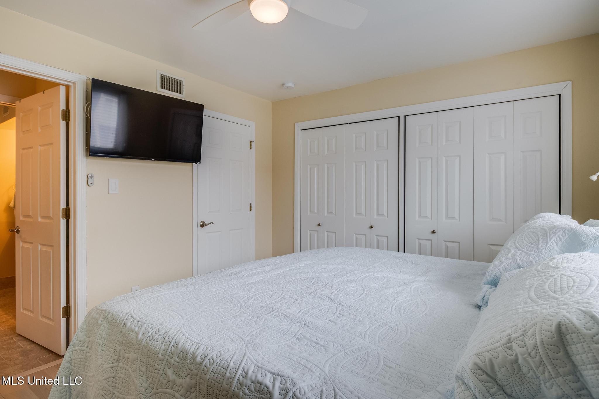 1664 Beach Boulevard Property Photo 14
