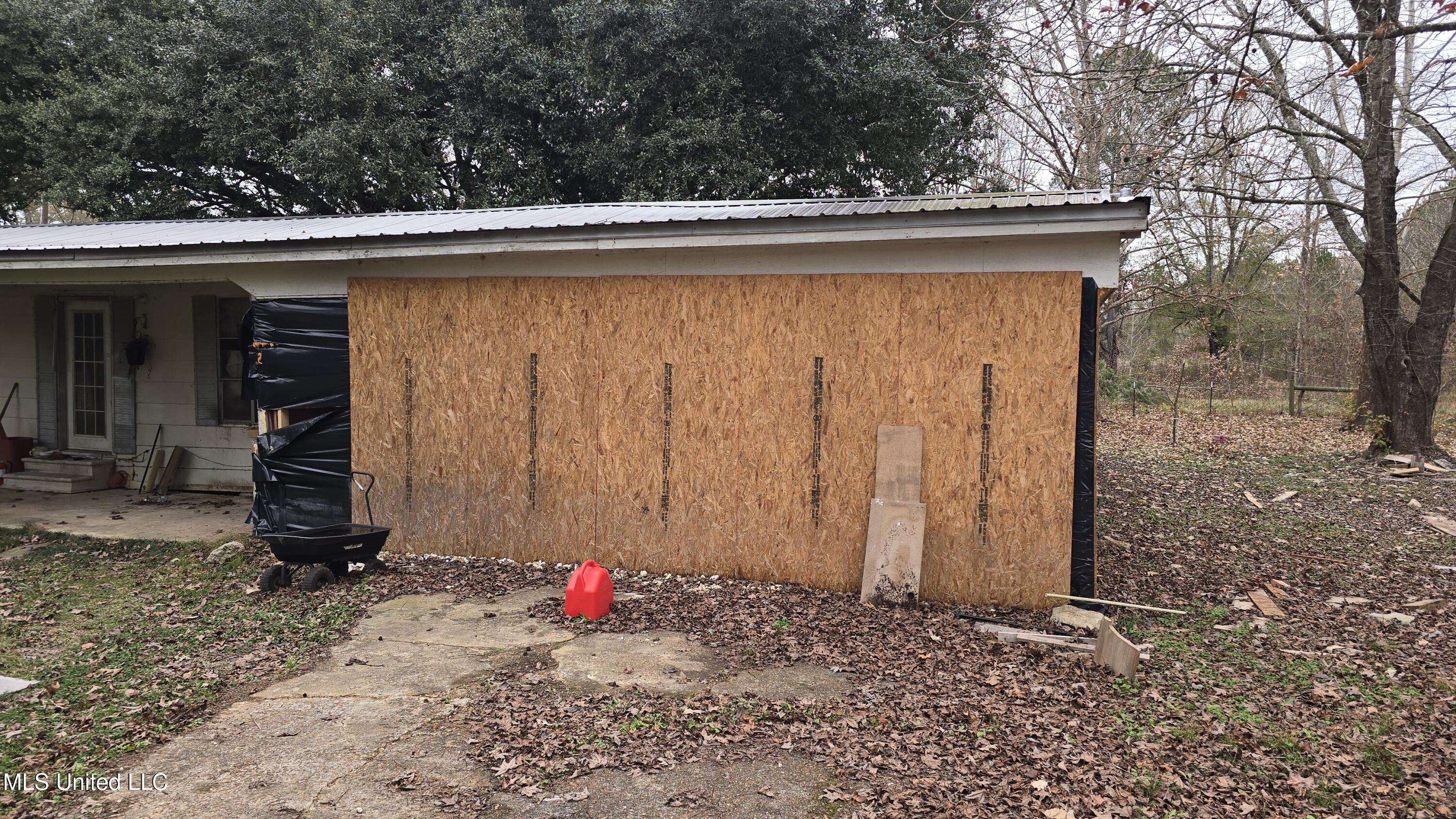 6427 Highway 33 Property Photo 14