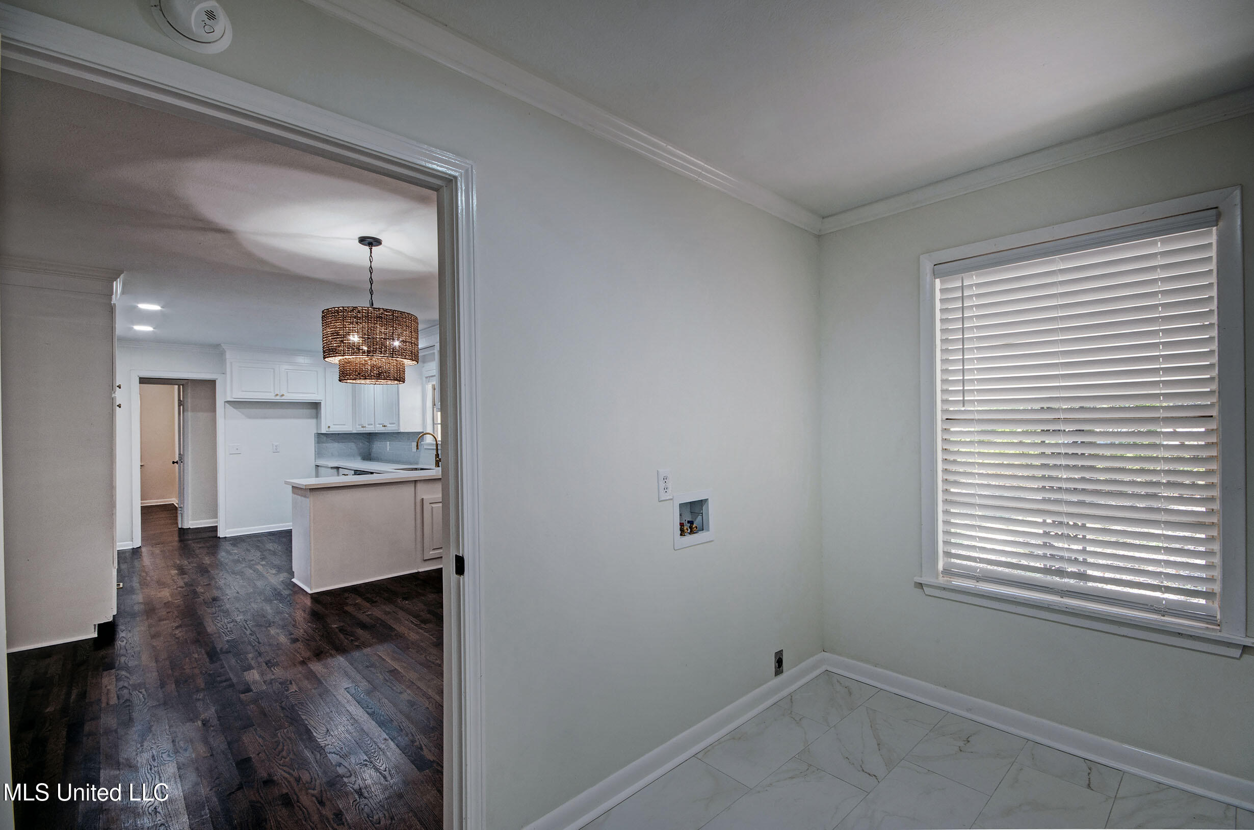 667 Reddoch Drive Property Photo 11