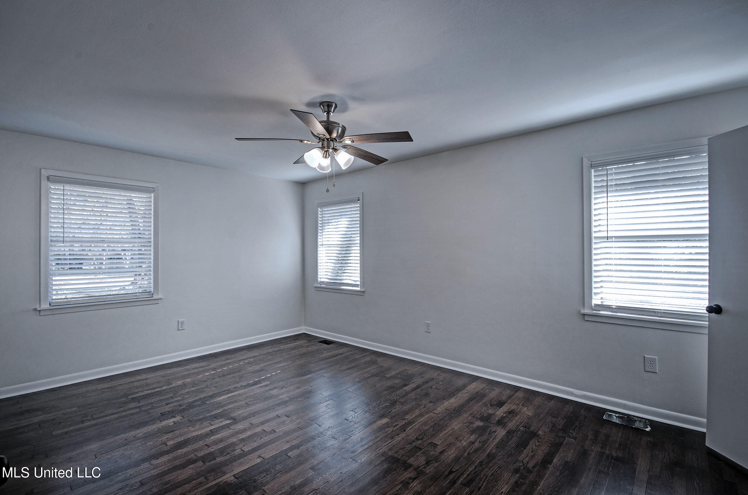 667 Reddoch Drive Property Photo 15