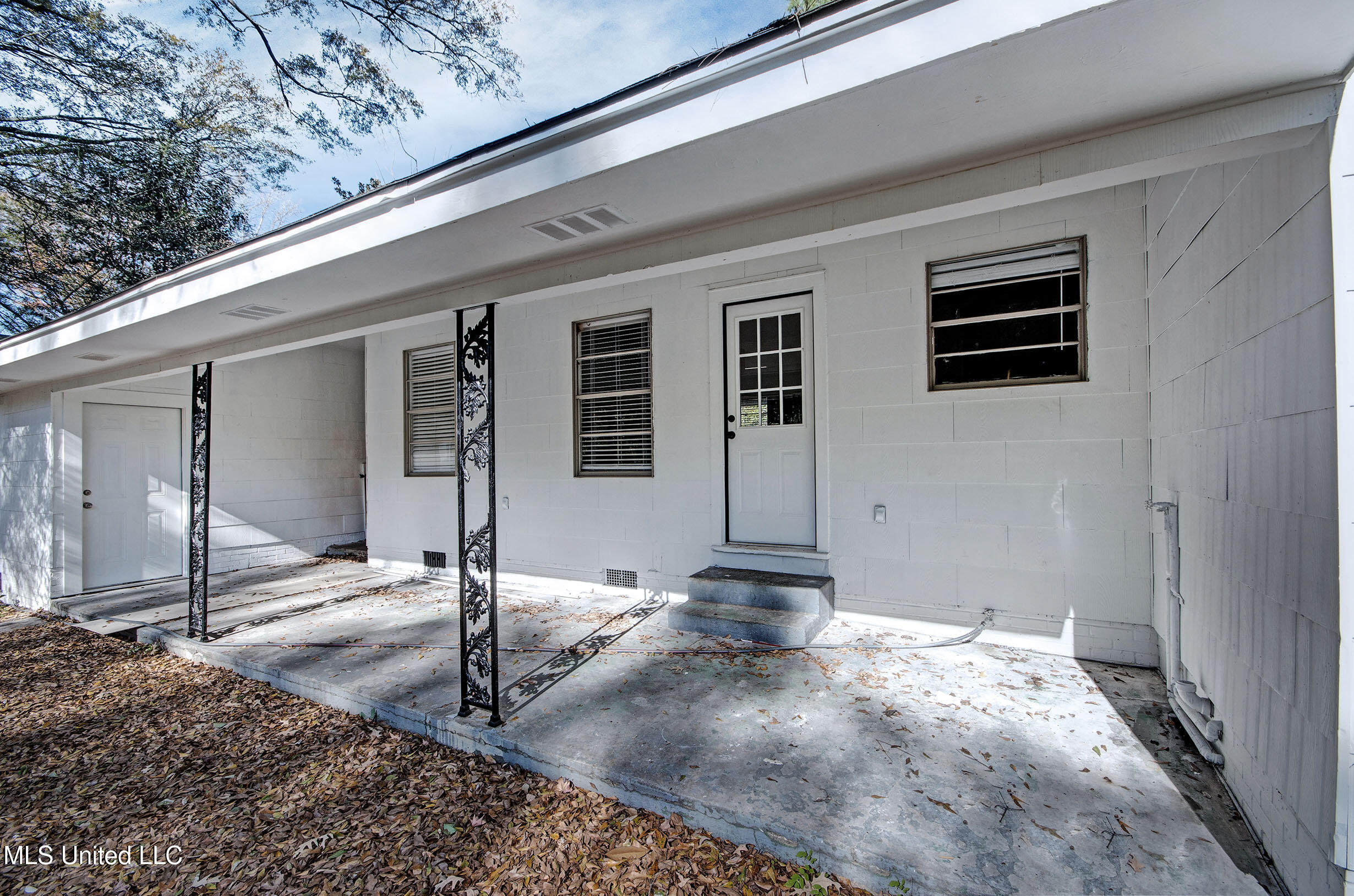 667 Reddoch Drive Property Photo 24