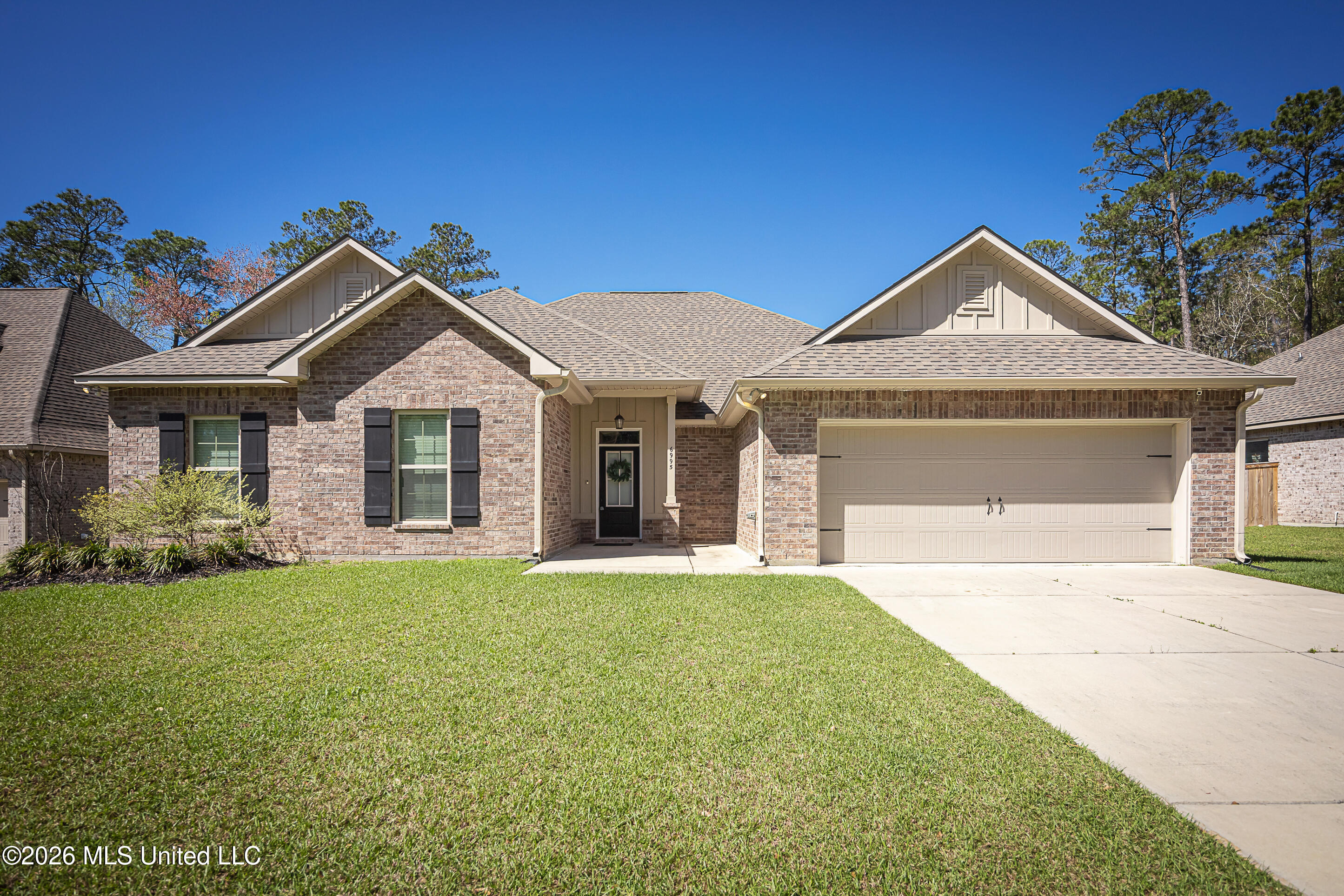 6995 Osprey Drive Property Photo 2